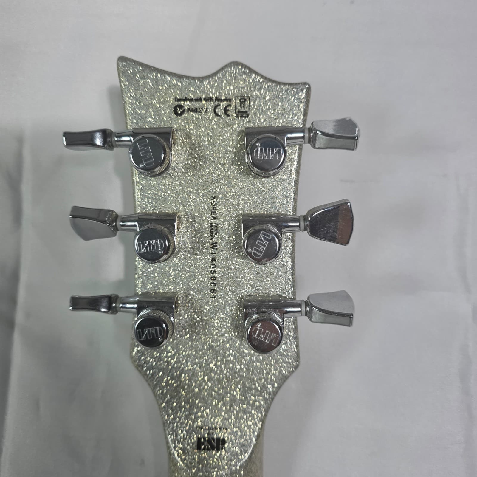 ESP LTD EC-1000 Deluxe Silver Sparkle MIK Korea Electric Guitar - EMG Pickups - Thumbnail 7