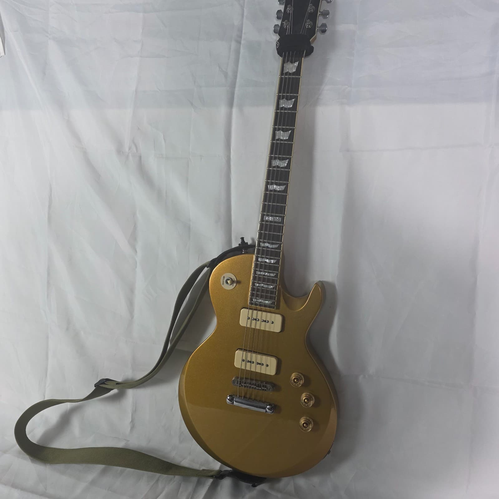 ESP LTD EC-256 Goldtop P90 Natural Singlecut Electric Guitar with Case/Strap - Thumbnail 2