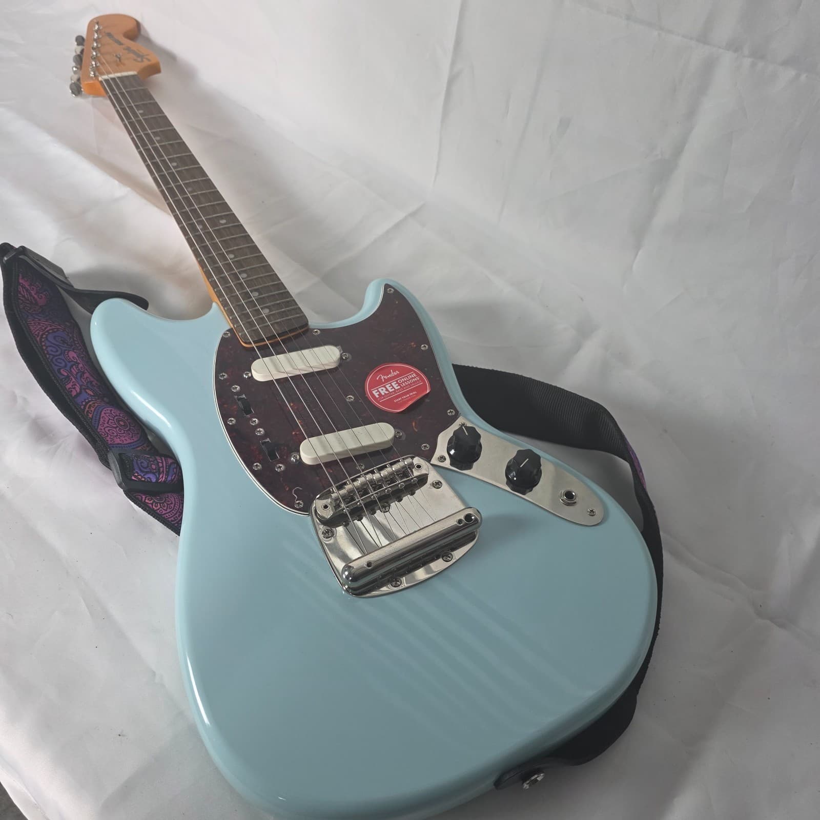 Squier by Fender Classic Vibe '60s Mustang Sonic Blue Poplar Maple 6 String - Thumbnail 14