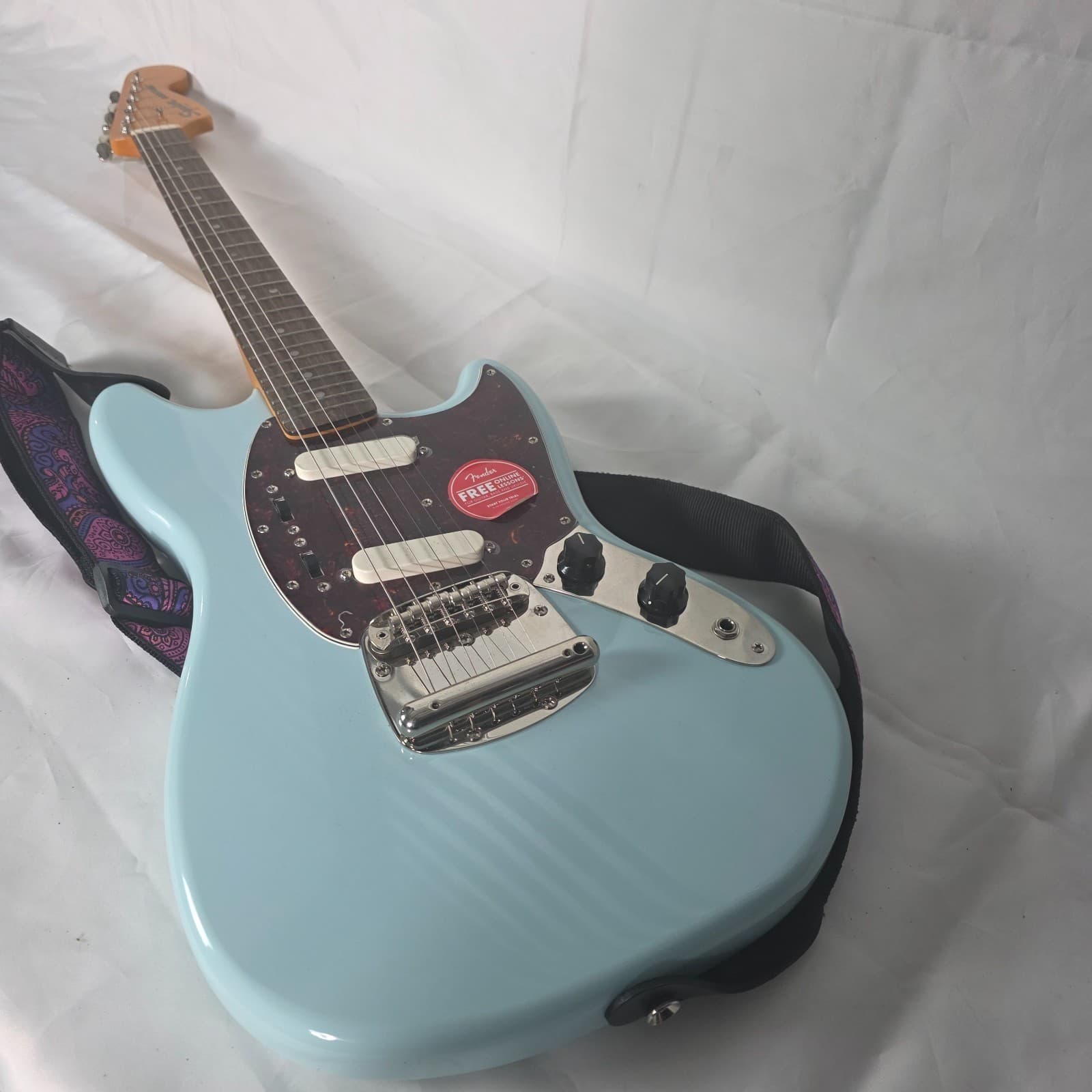 Squier by Fender Classic Vibe '60s Mustang Sonic Blue Poplar Maple 6 String - Thumbnail 16