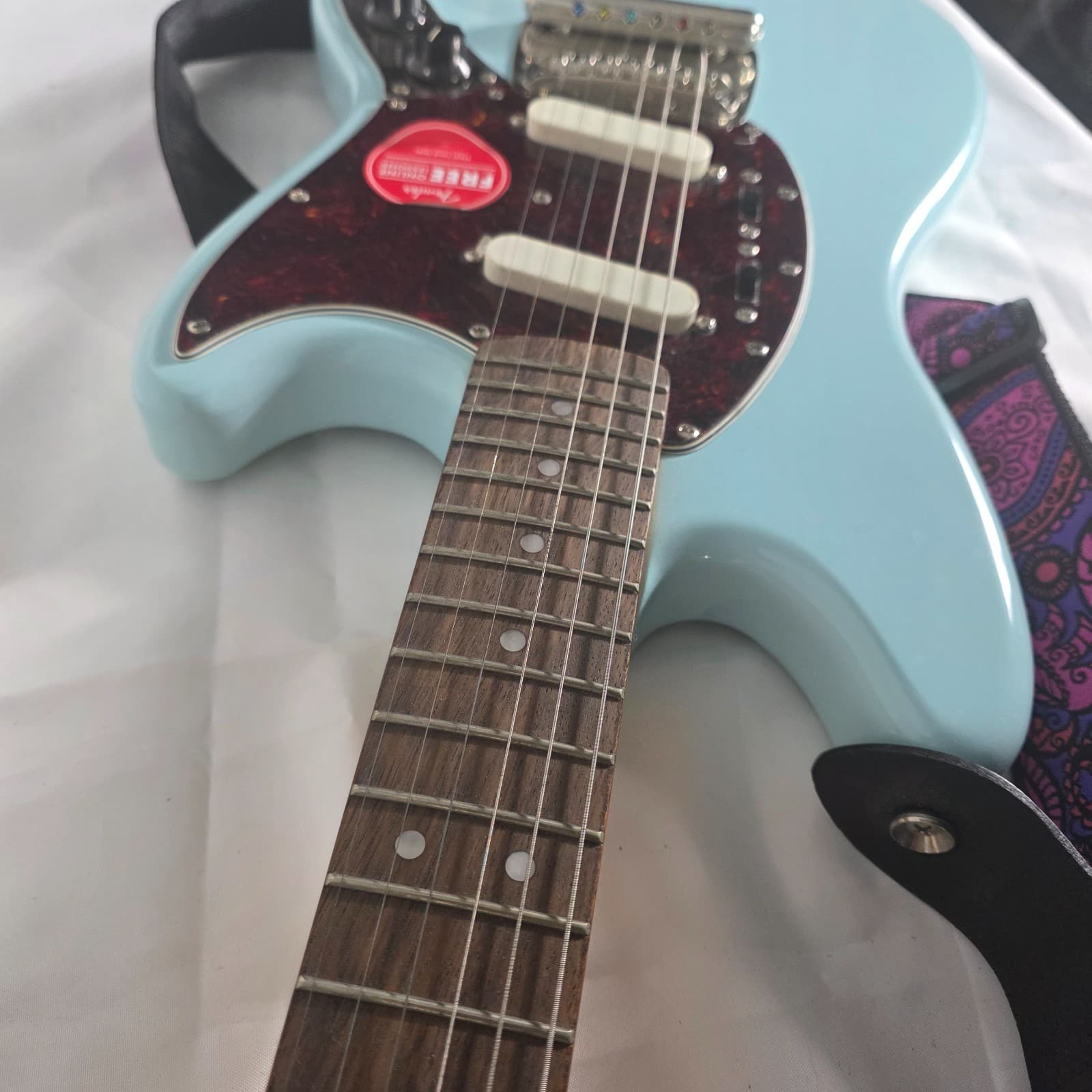 Squier by Fender Classic Vibe '60s Mustang Sonic Blue Poplar Maple 6 String - Thumbnail 18