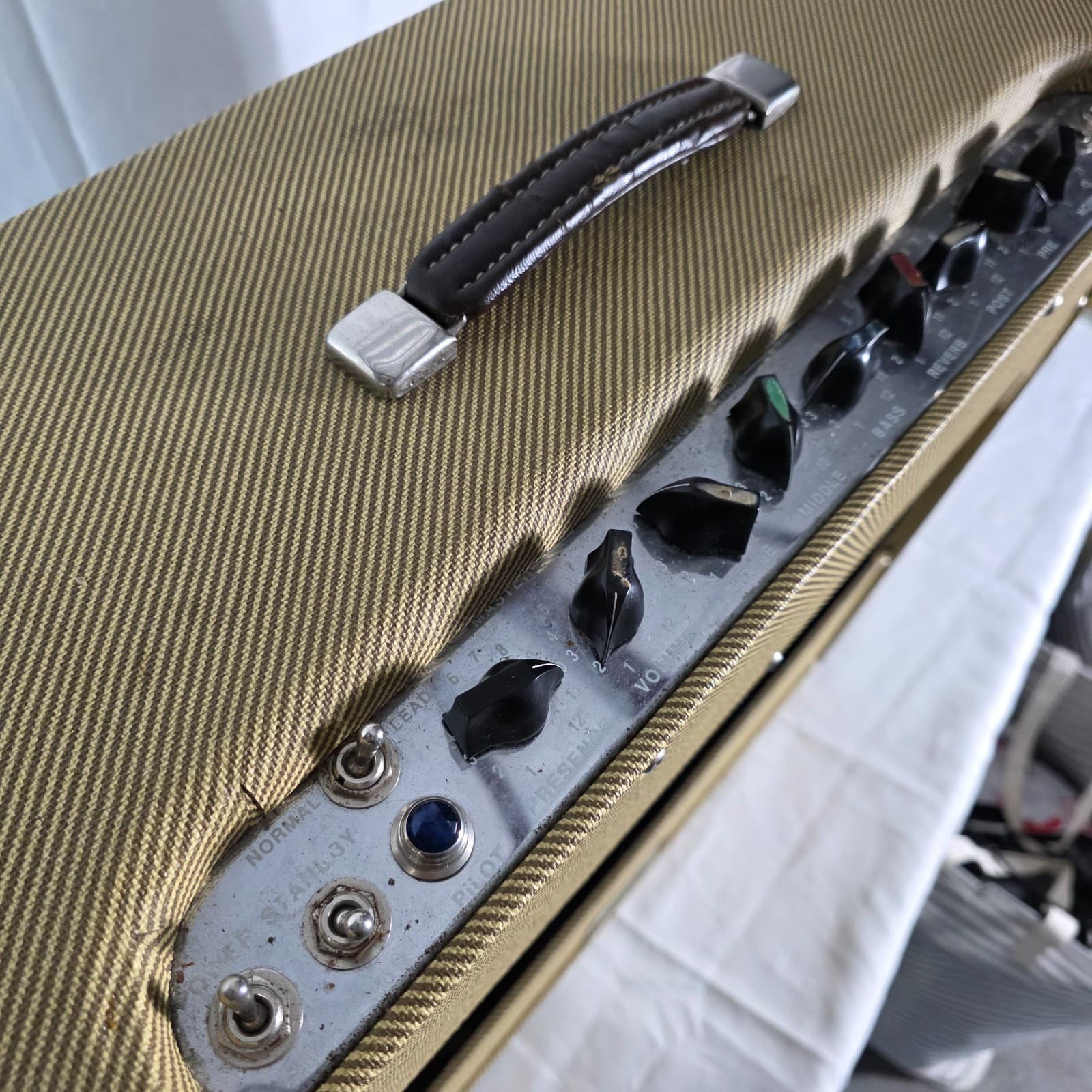 Peavey Electronics Classic 50/410 Beige Brown Tweed Combo Tube Guitar Amplifier - Thumbnail 9