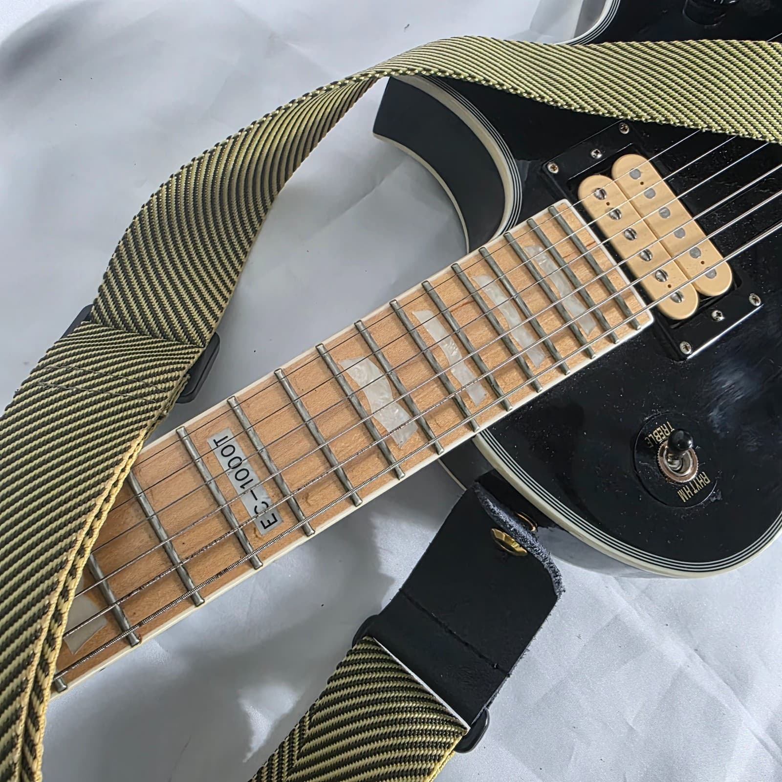 ESP LTD EC-1000T Deluxe Electric Guitar Gloss Black w/ Maple Fretboard Gold HW - Thumbnail 17