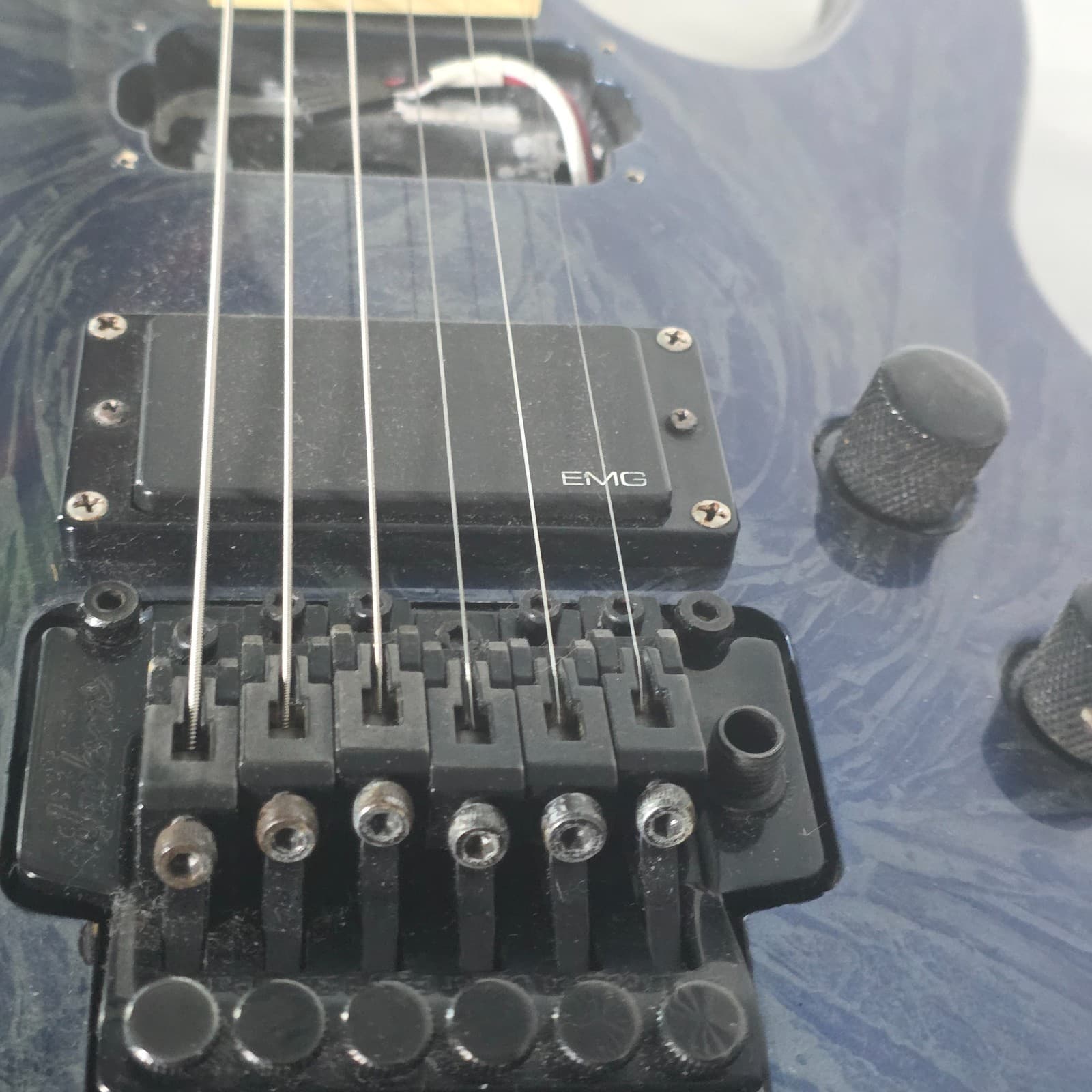 Jackson DKMG Dinky Blue Swirl EMG Pickups Electric Guitar Floyd Rose with/ Case - Thumbnail 10