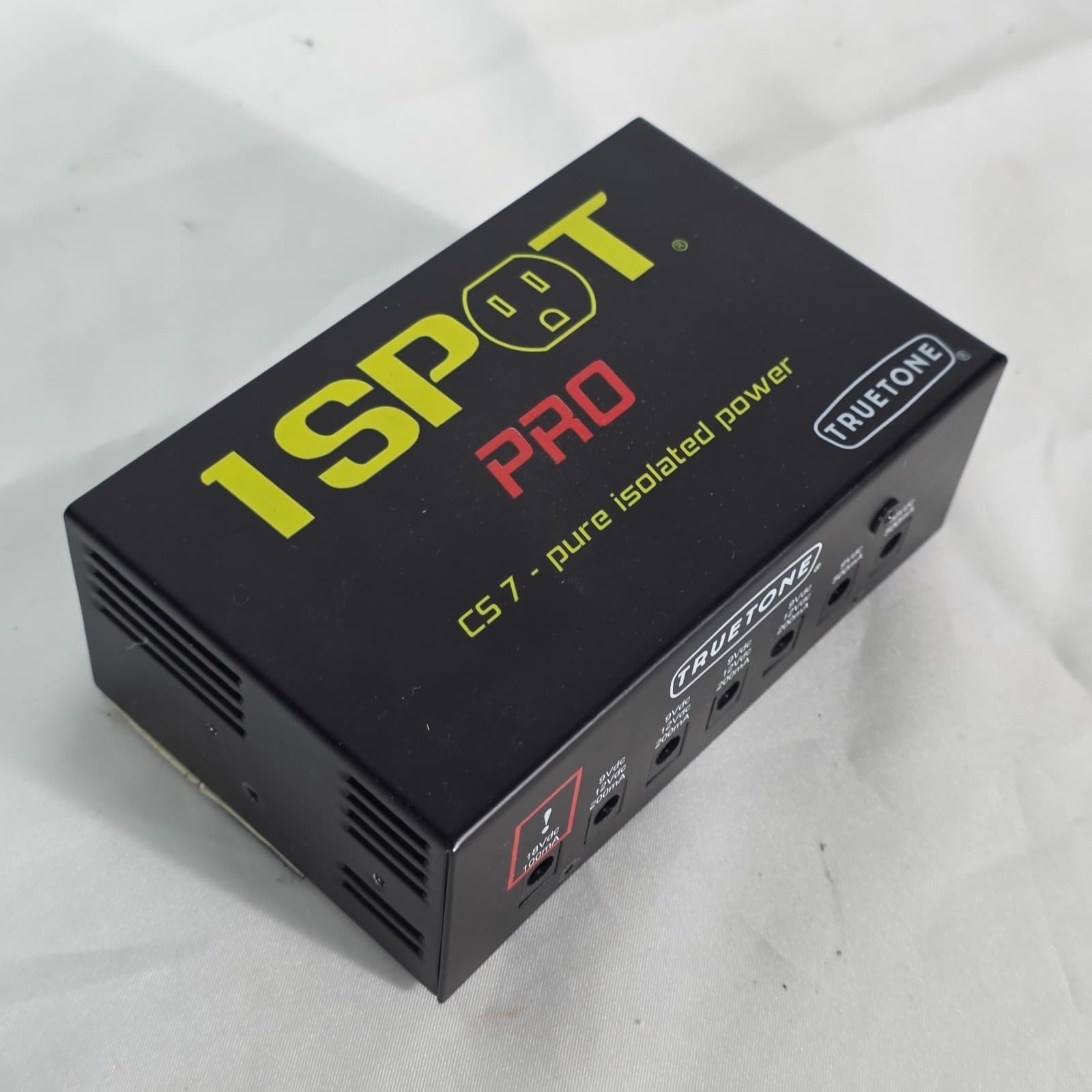 Truetone 1 SPOT Pro CS7 Pure Isolated Guitar Pedal Power Supply - 7 Outputs - Image 1