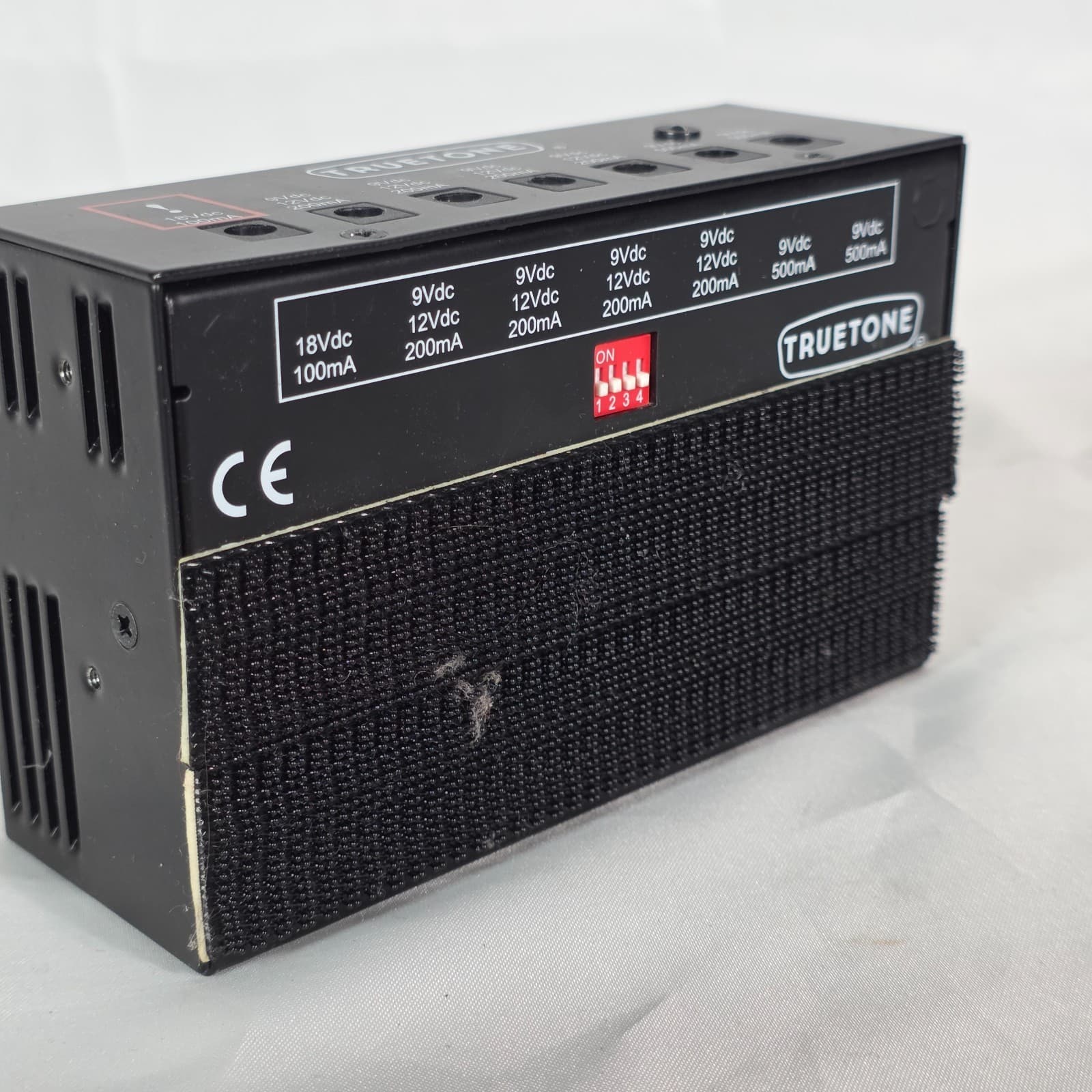 Truetone 1 SPOT Pro CS7 Pure Isolated Guitar Pedal Power Supply - 7 Outputs - Thumbnail 6