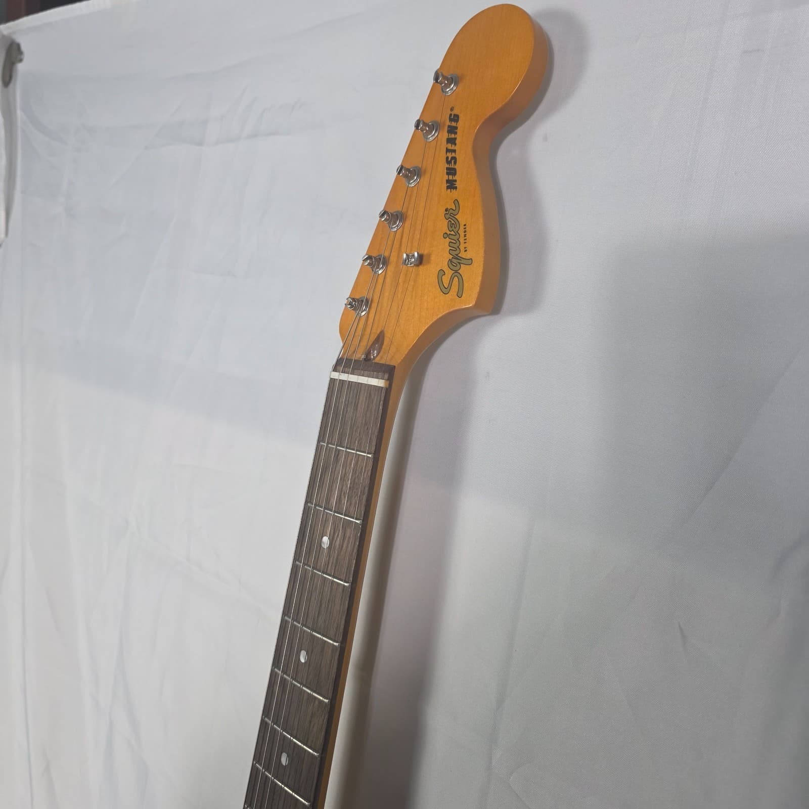 Squier by Fender Classic Vibe '60s Mustang Sonic Blue Poplar Maple 6 String - Thumbnail 8