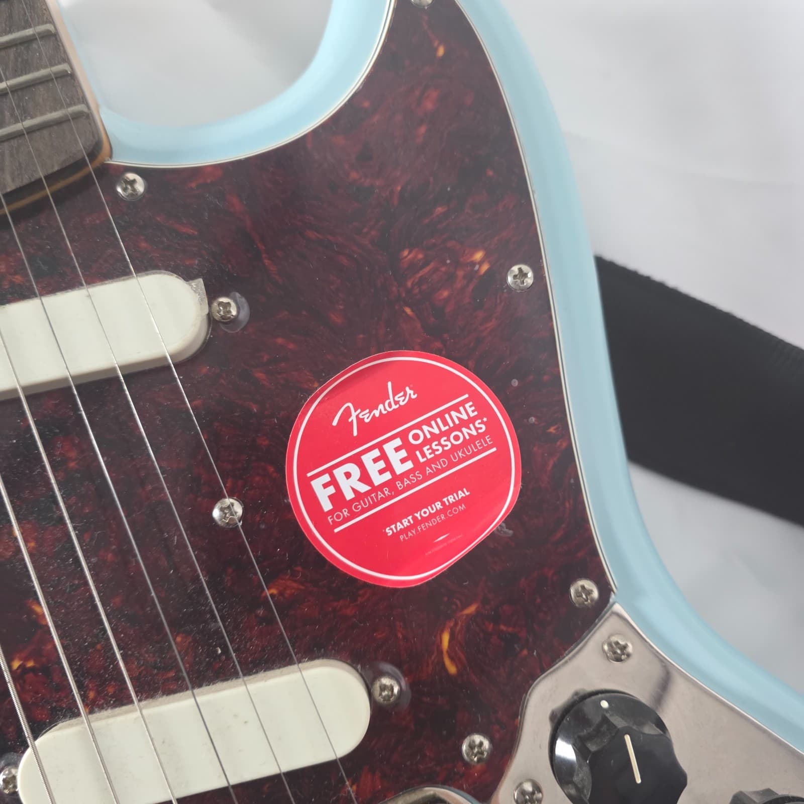 Squier by Fender Classic Vibe '60s Mustang Sonic Blue Poplar Maple 6 String - Thumbnail 13