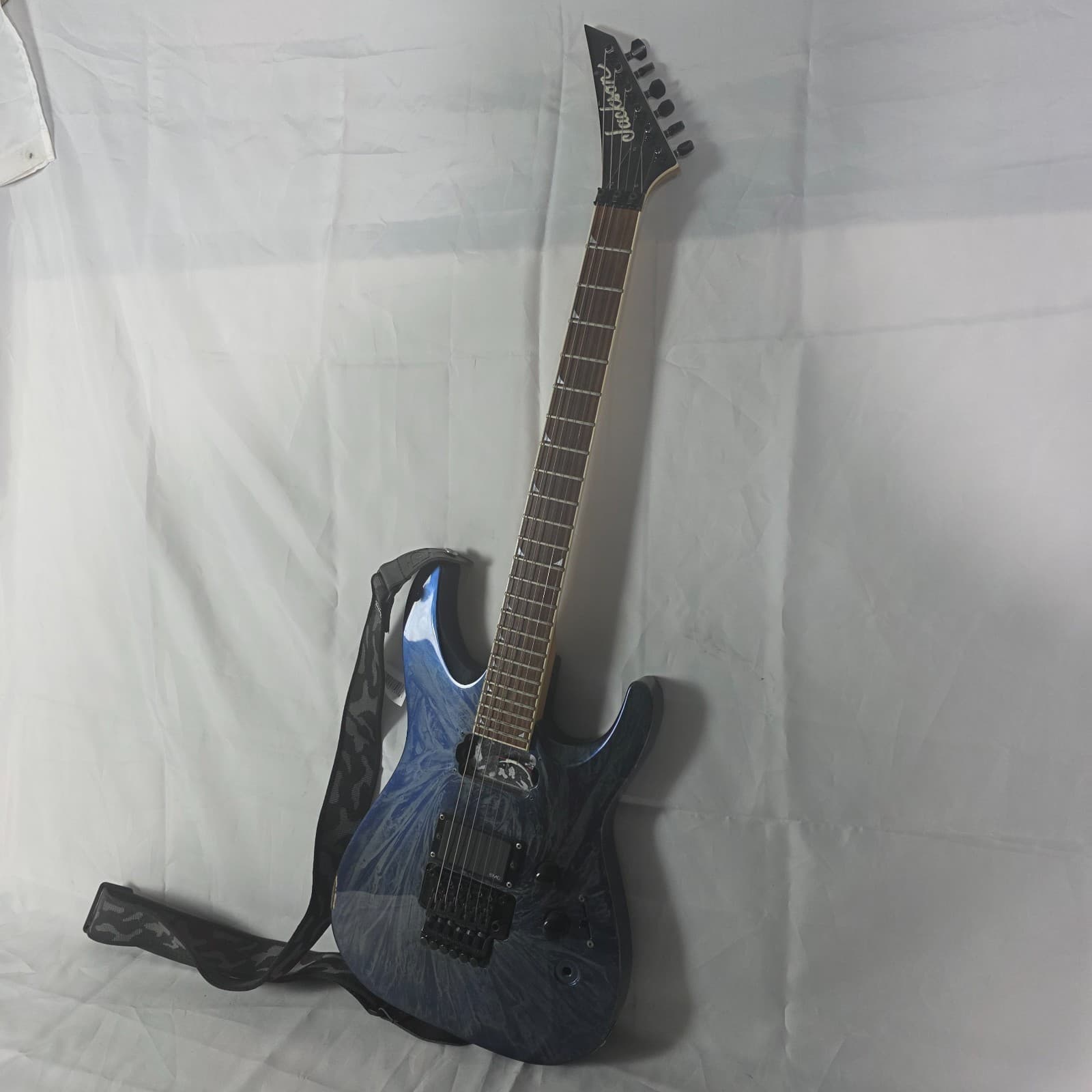 Jackson DKMG Dinky Blue Swirl EMG Pickups Electric Guitar Floyd Rose with/ Case - Thumbnail 2