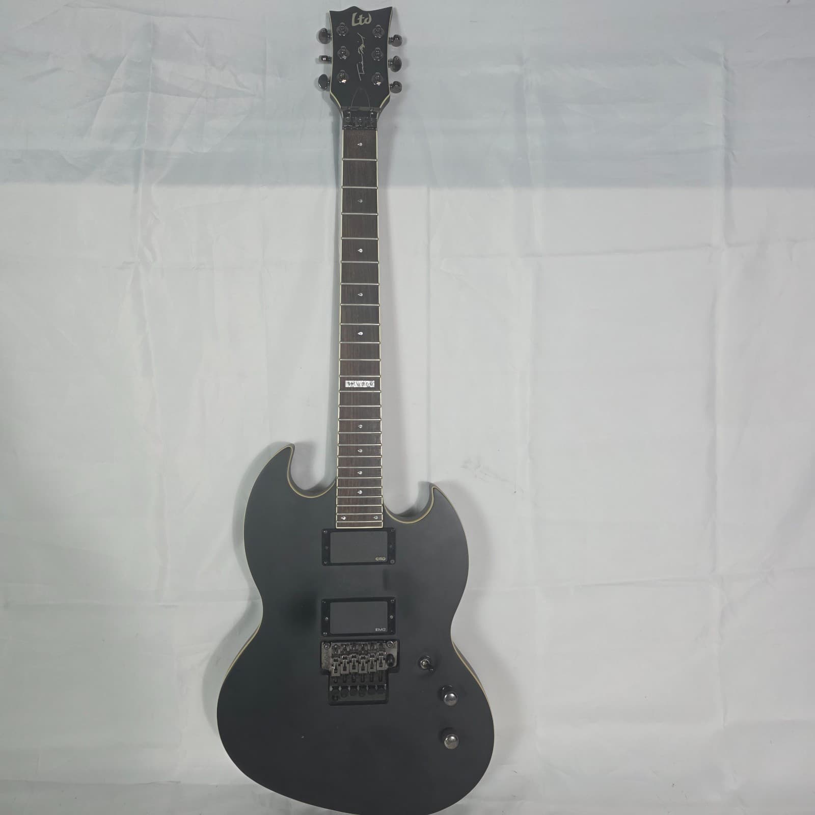 ESP LTD TM-600 Electric Guitar Travis Miguel Signature Viper - Black Satin 06-10 - Thumbnail 4