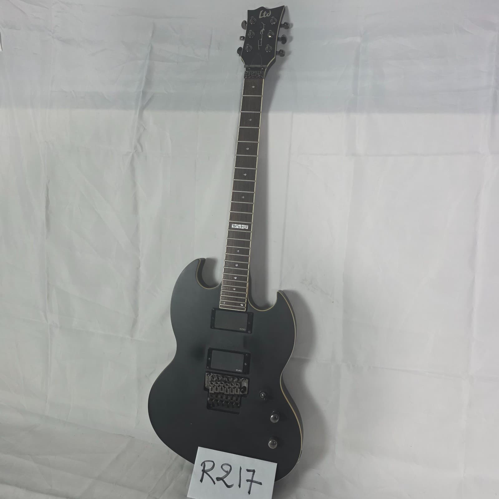 ESP LTD TM-600 Electric Guitar Travis Miguel Signature Viper - Black Satin 06-10 - Thumbnail 5