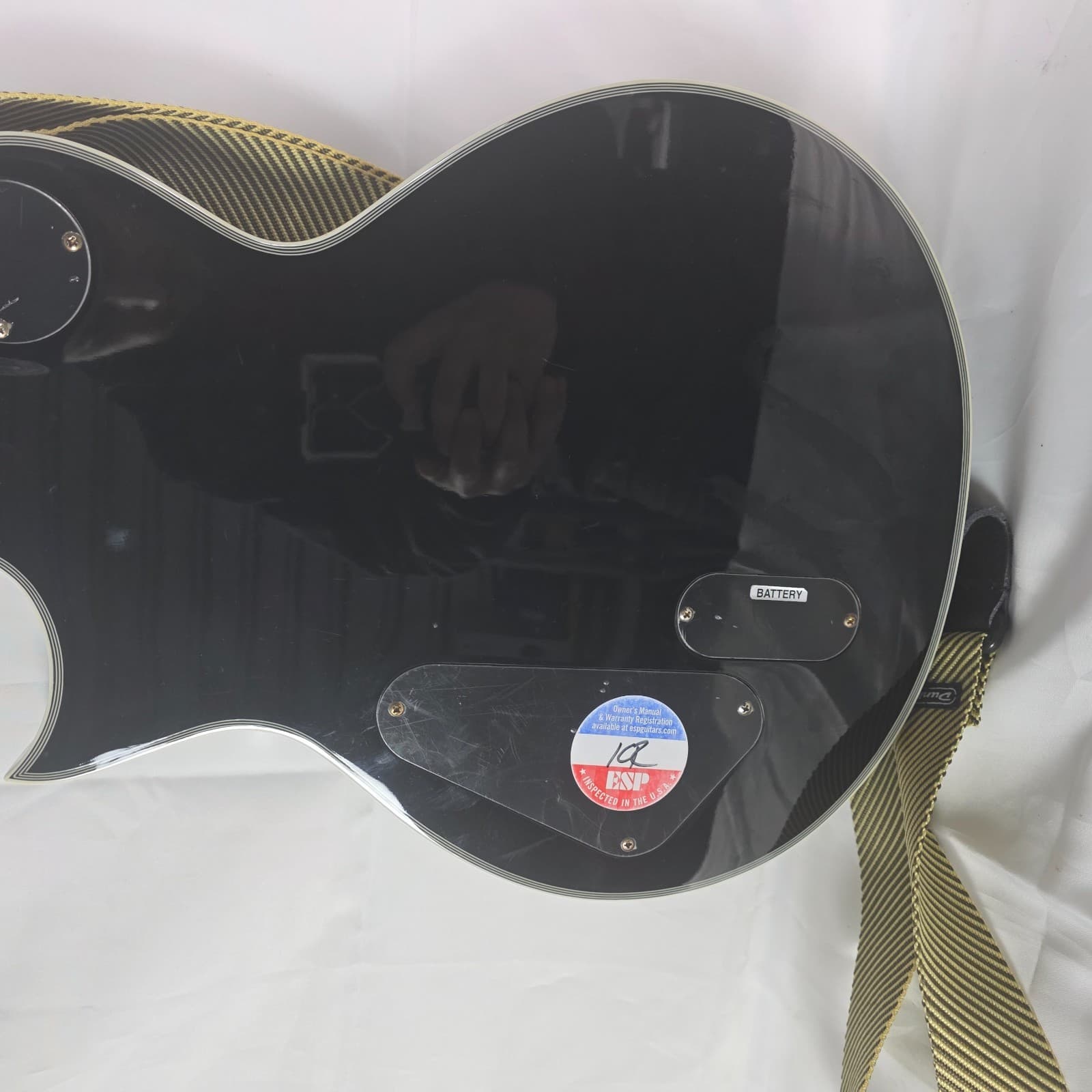 ESP LTD EC-1000T Deluxe Electric Guitar Gloss Black w/ Maple Fretboard Gold HW - Thumbnail 11