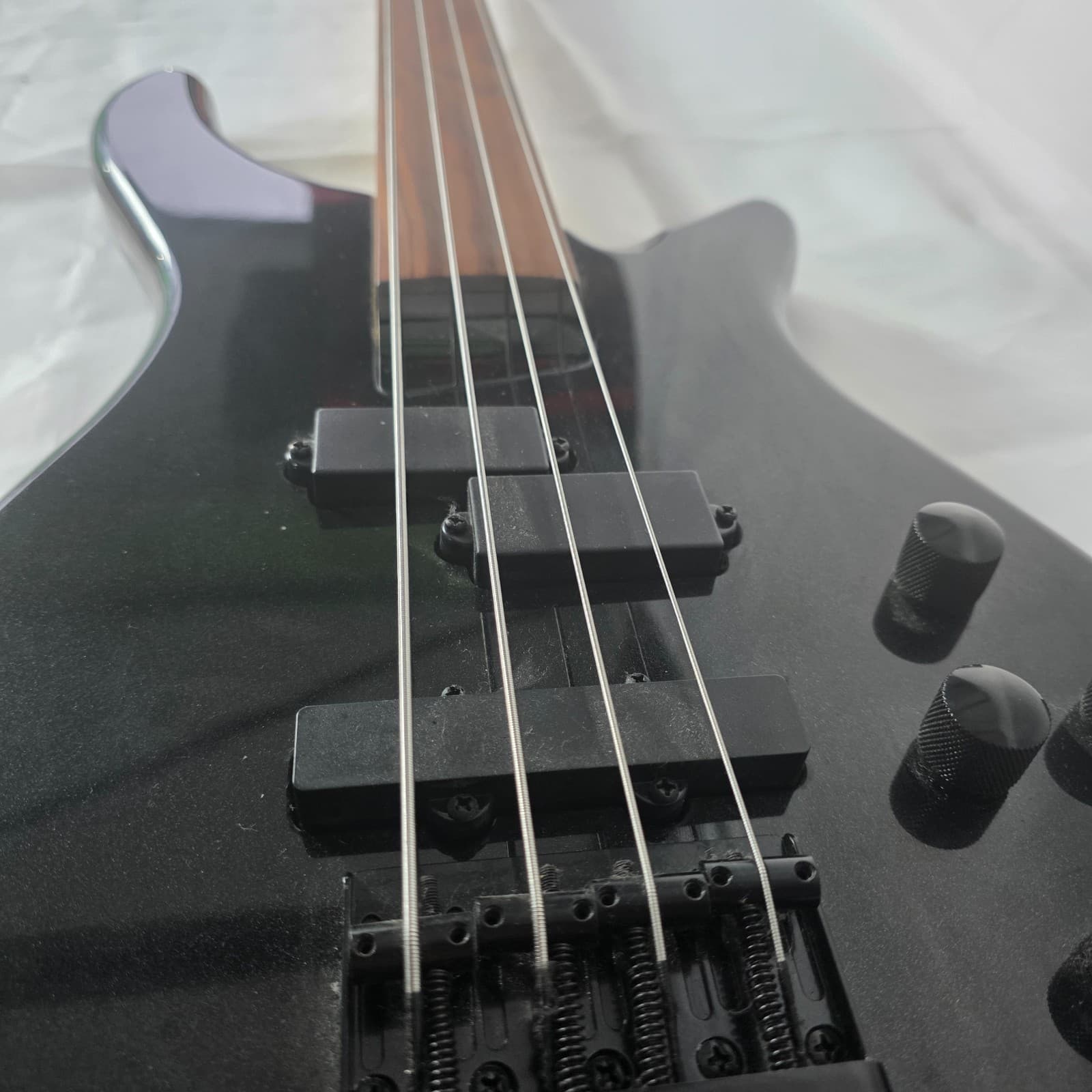 Rogue LX200BF Fretless Series II Bass Guitar Metallic Black - 4 String Bass - Thumbnail 10