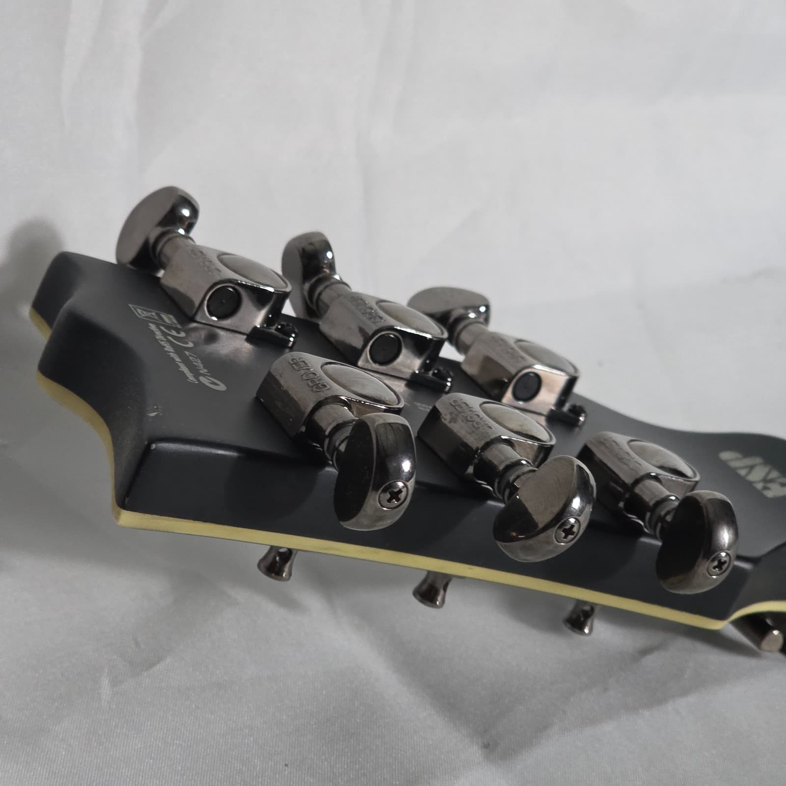 ESP LTD TM-600 Electric Guitar Travis Miguel Signature Viper - Black Satin 06-10 - Thumbnail 16