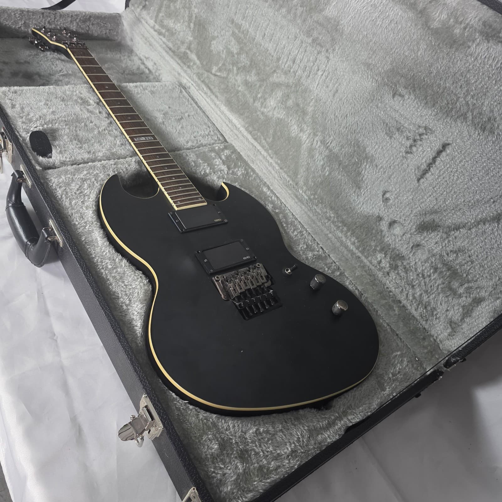 ESP LTD TM-600 Electric Guitar Travis Miguel Signature Viper - Black Satin 06-10 - Thumbnail 22