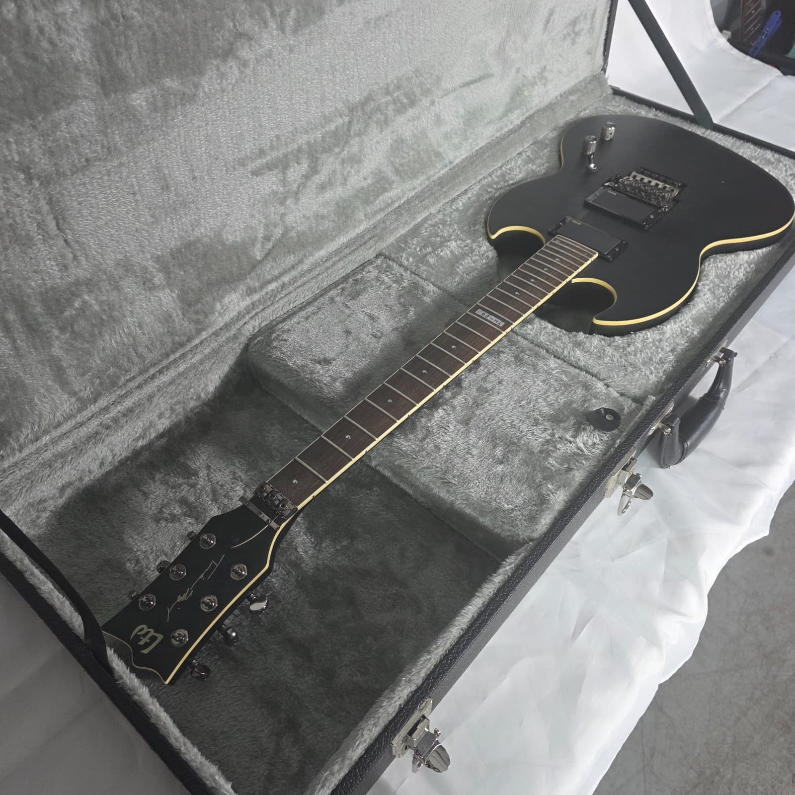 ESP LTD TM-600 Electric Guitar Travis Miguel Signature Viper - Black Satin 06-10 - Thumbnail 24