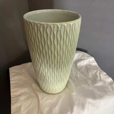 Green 9 Inch Vase - Image 1