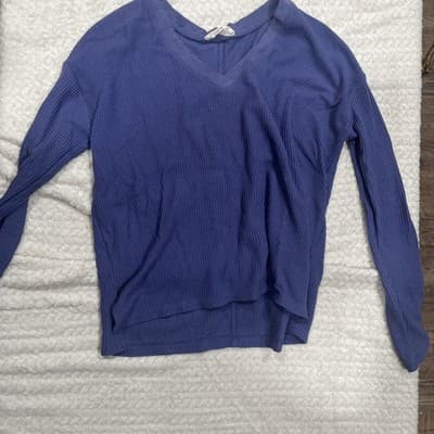 Double Zero Women’s Purple Long Sleeve V Neck Top Size Small - Image 1