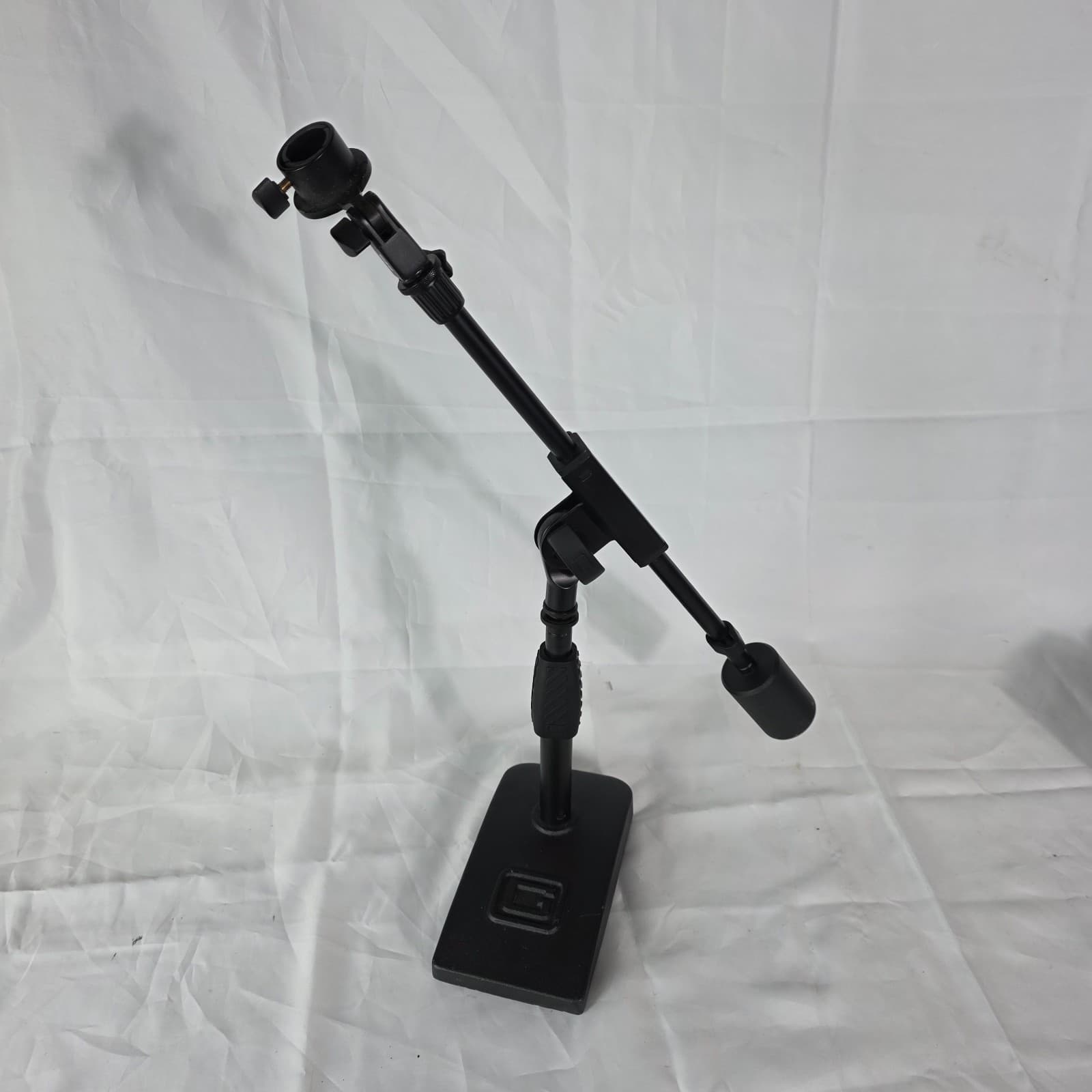 Gator Frameworks GFW-MIC-0822 Compact Base Desktop Telescoping Boom Mic Stand - Image 1