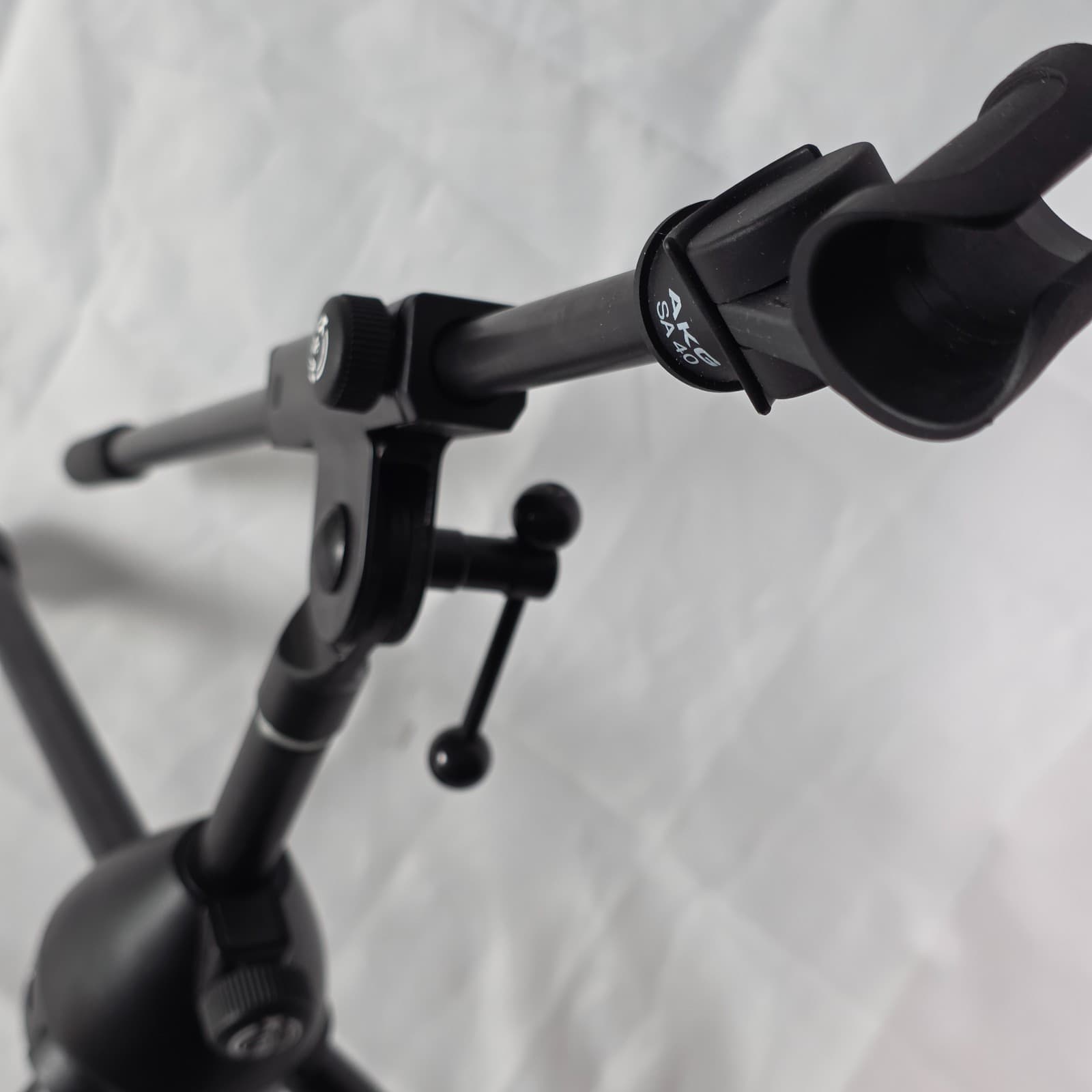 Set of 3 König & Meyer 25950 Black Low Profile Tripod Mic Stand with Boom Arm - Thumbnail 5