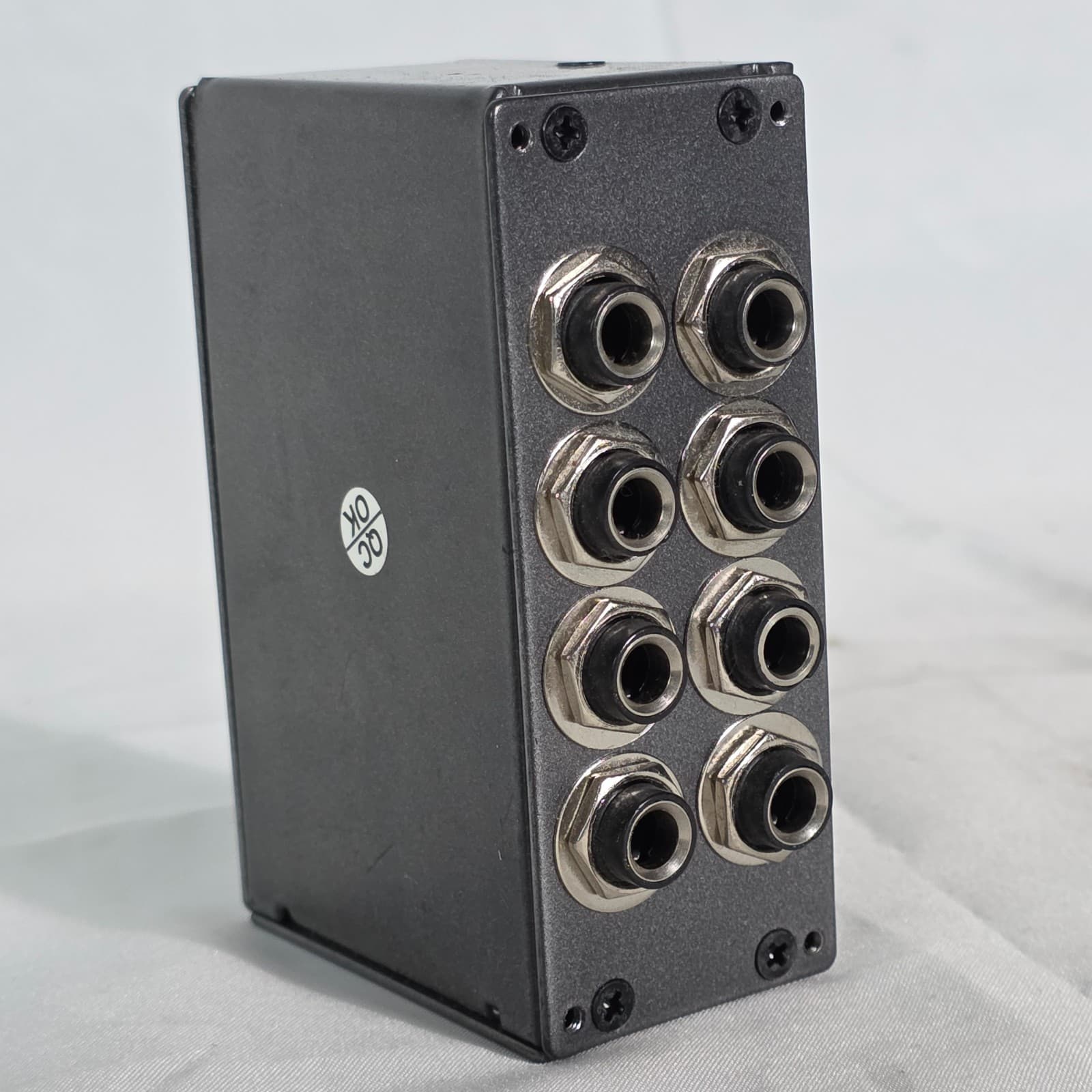 Hosa MHB-350 Modular Series 8-Point Patch Bay Module 1/4" TRS Balanced Analog - Thumbnail 3