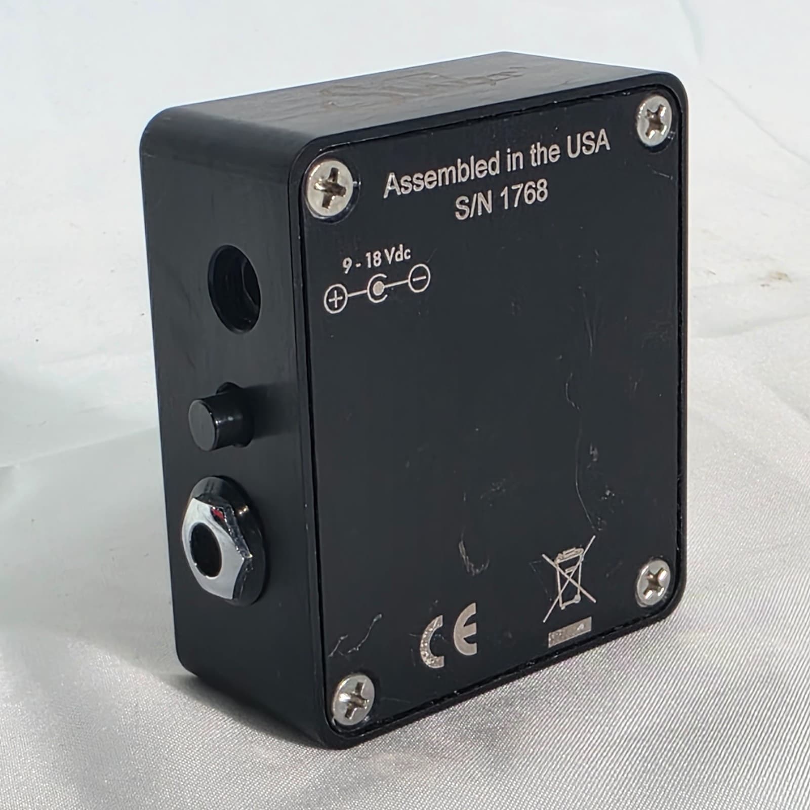 Suhr Buffer Guitar Effects Pedal Active Signal Buffer & ISO Output - Black - Thumbnail 3