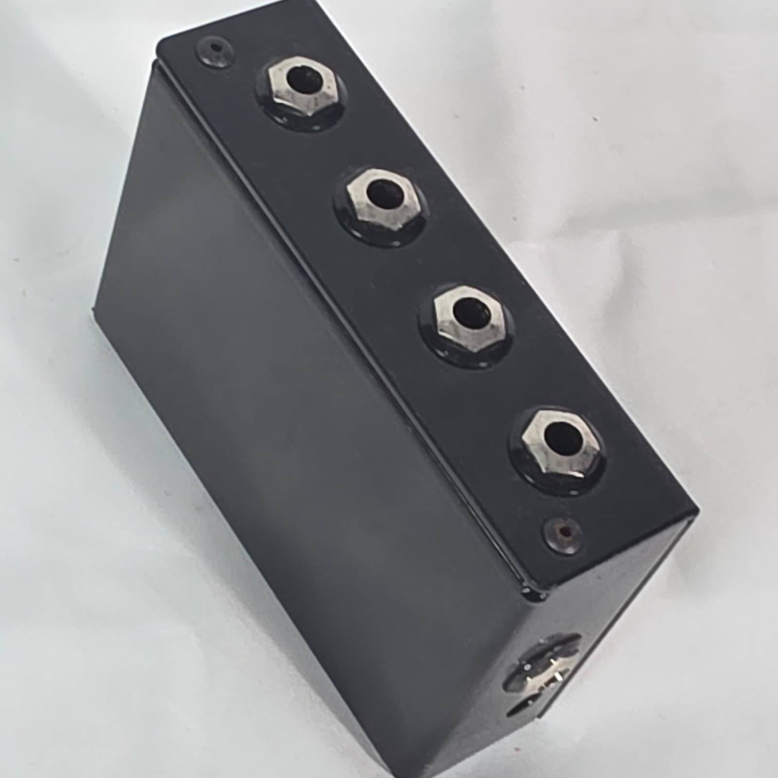 Radial Engineering Tonebone Cab-Link Speaker Cabinet Combiner Parallel Series - Thumbnail 4