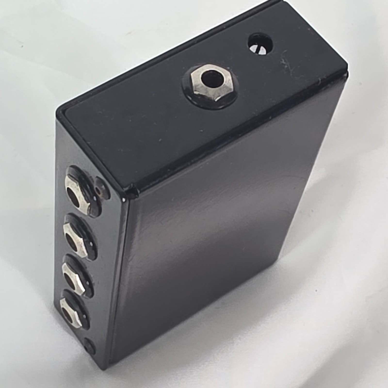 Radial Engineering Tonebone Cab-Link Speaker Cabinet Combiner Parallel Series - Thumbnail 5