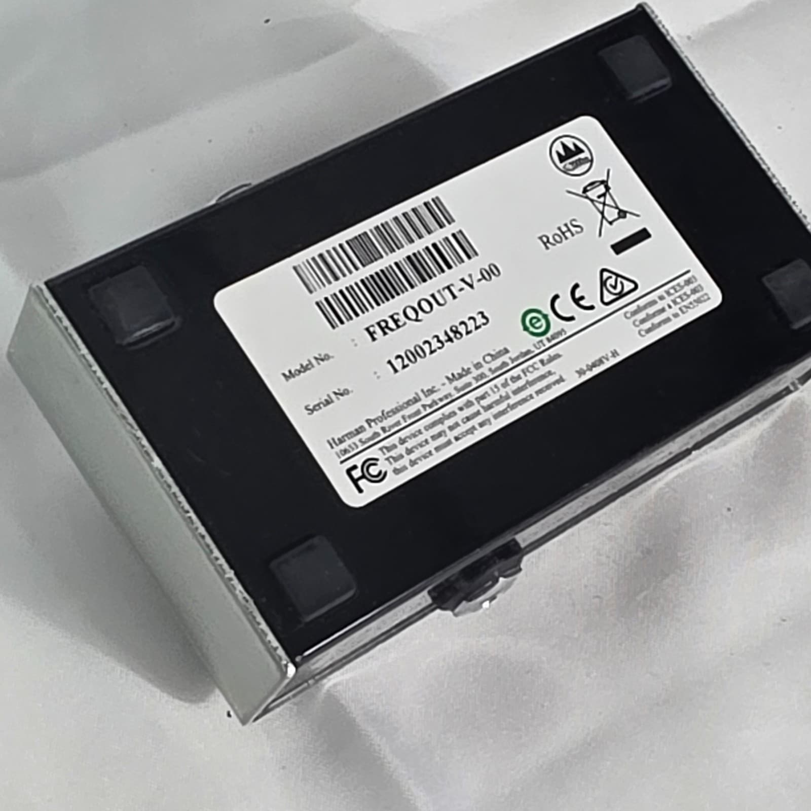 DigiTech FreqOut Natural Feedback Creator 9 Volts Guitar Effects Pedal - Silver - Thumbnail 7