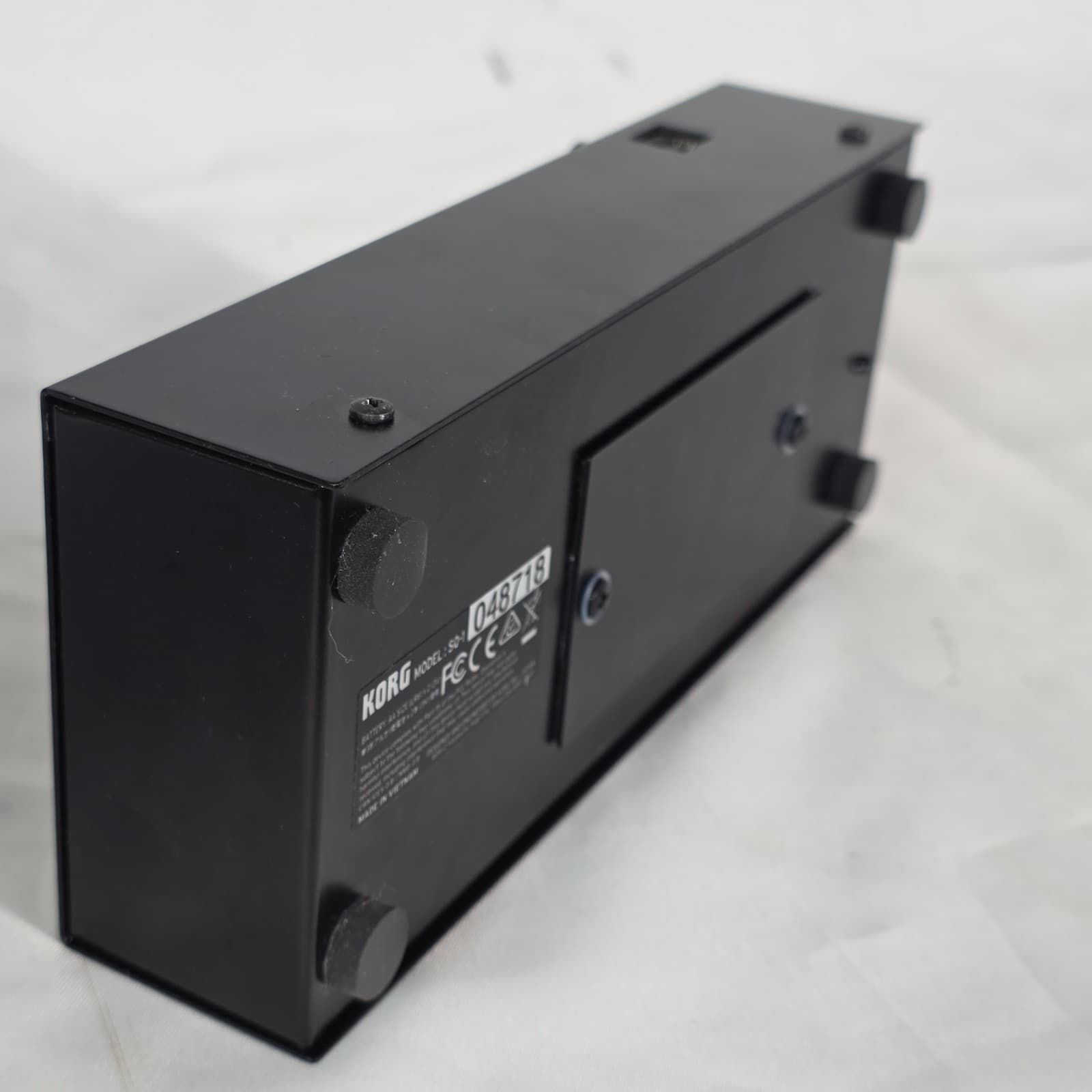 Korg SQ-1 Compact 2x8 Black Portable Analog Step Sequencer - CV/Gate/MIDI/USB - Thumbnail 5