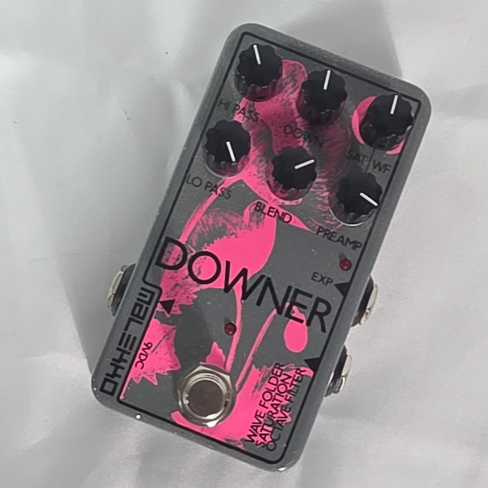 Malekko Heavy Industry Downer Wavefolder Saturation Octave Filter Guitar Pedal - Thumbnail 4