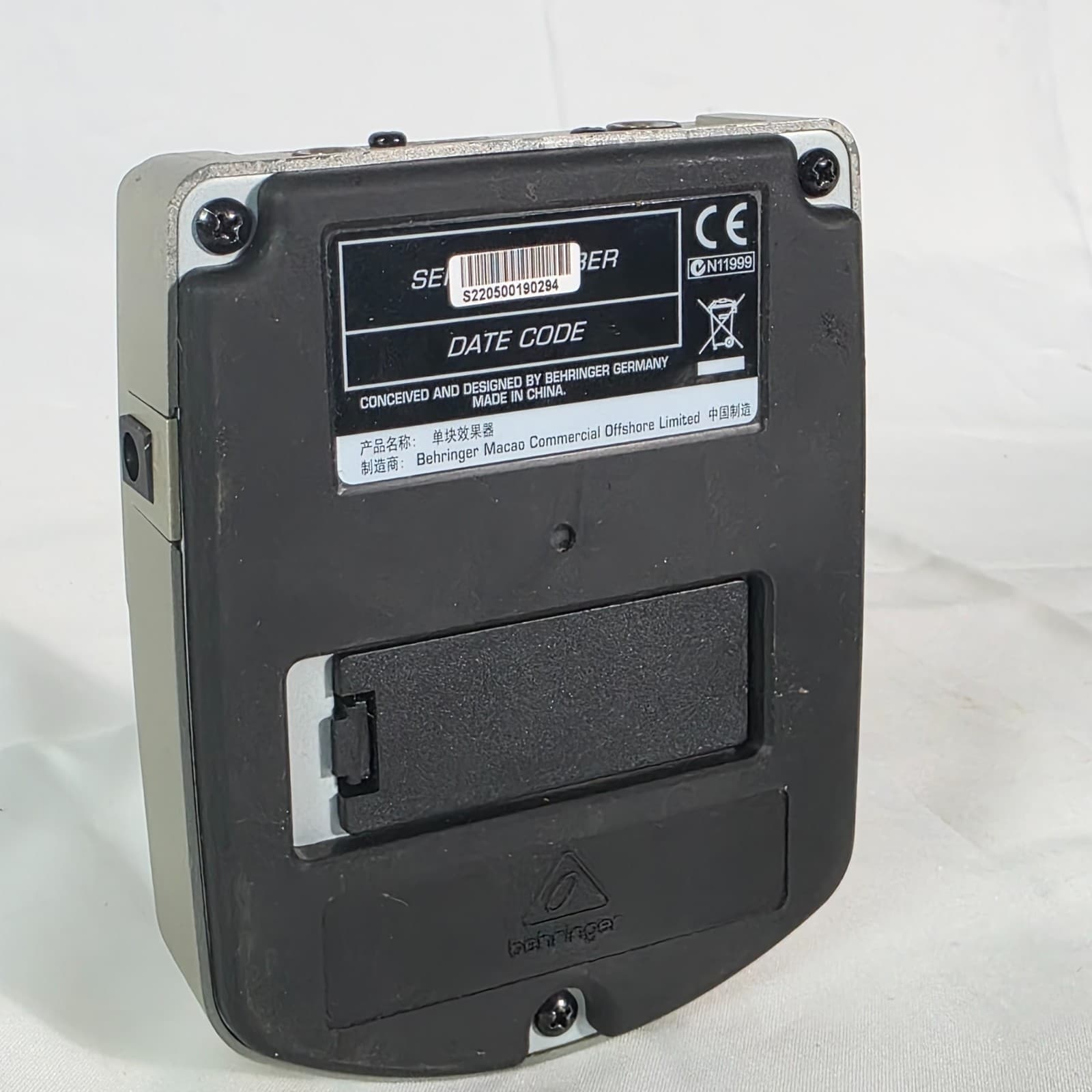 Behringer BDI21 V-Tone Bass Amp Analog 9 Watts Modeler Recording Driver DI Pedal - Thumbnail 5