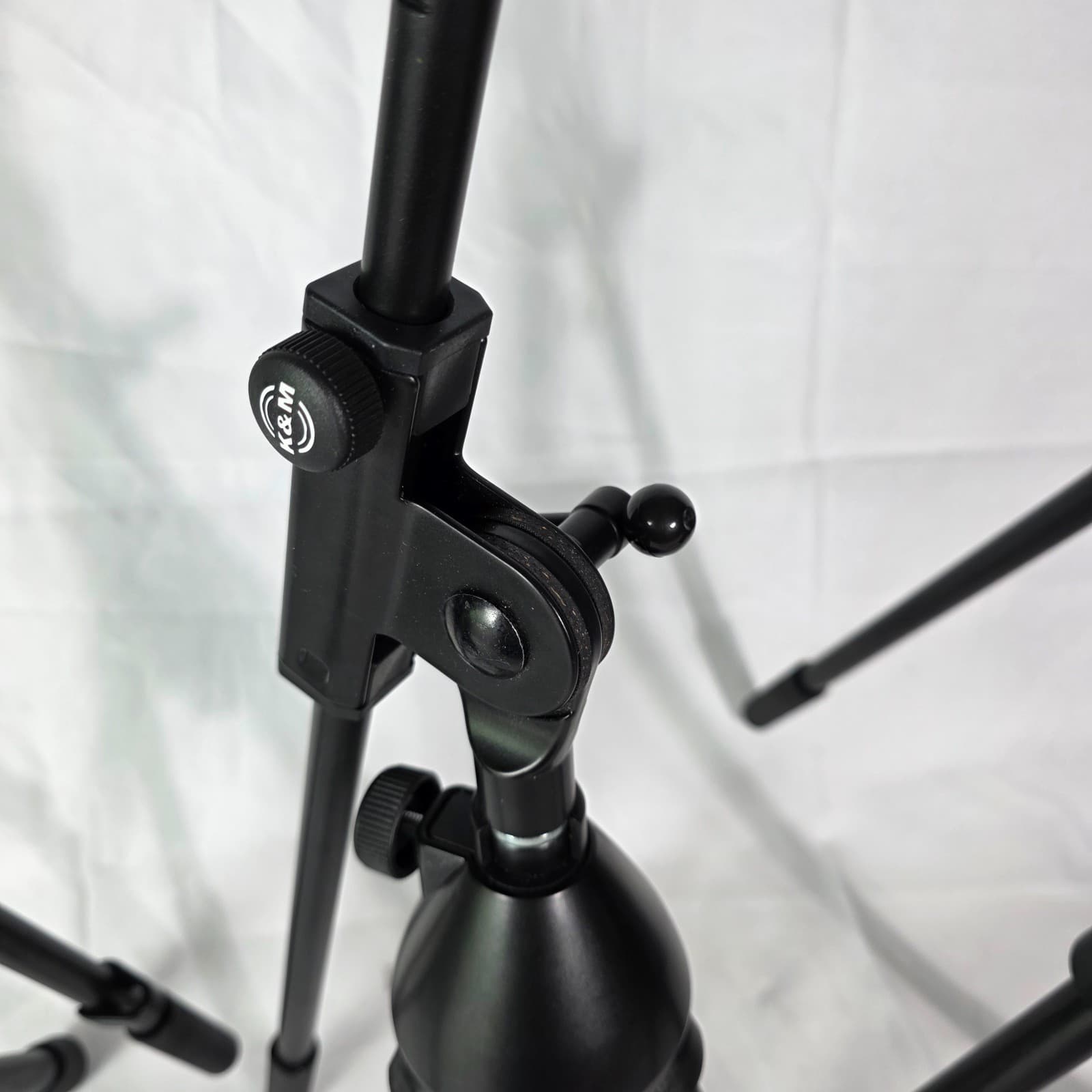 Set of 3 König & Meyer 25950 Black Low Profile Tripod Mic Stand with Boom Arm - Thumbnail 19