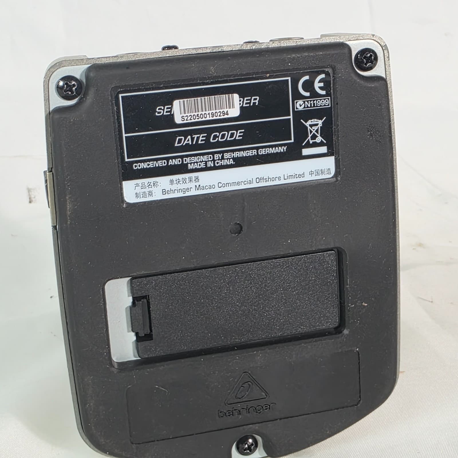 Behringer BDI21 V-Tone Bass Amp Analog 9 Watts Modeler Recording Driver DI Pedal - Thumbnail 4