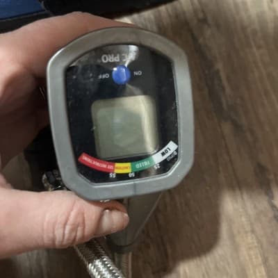 AC Pro Digital Display Automotive Recharge Gauge & Hose for AC Refrigerant - Thumbnail 2