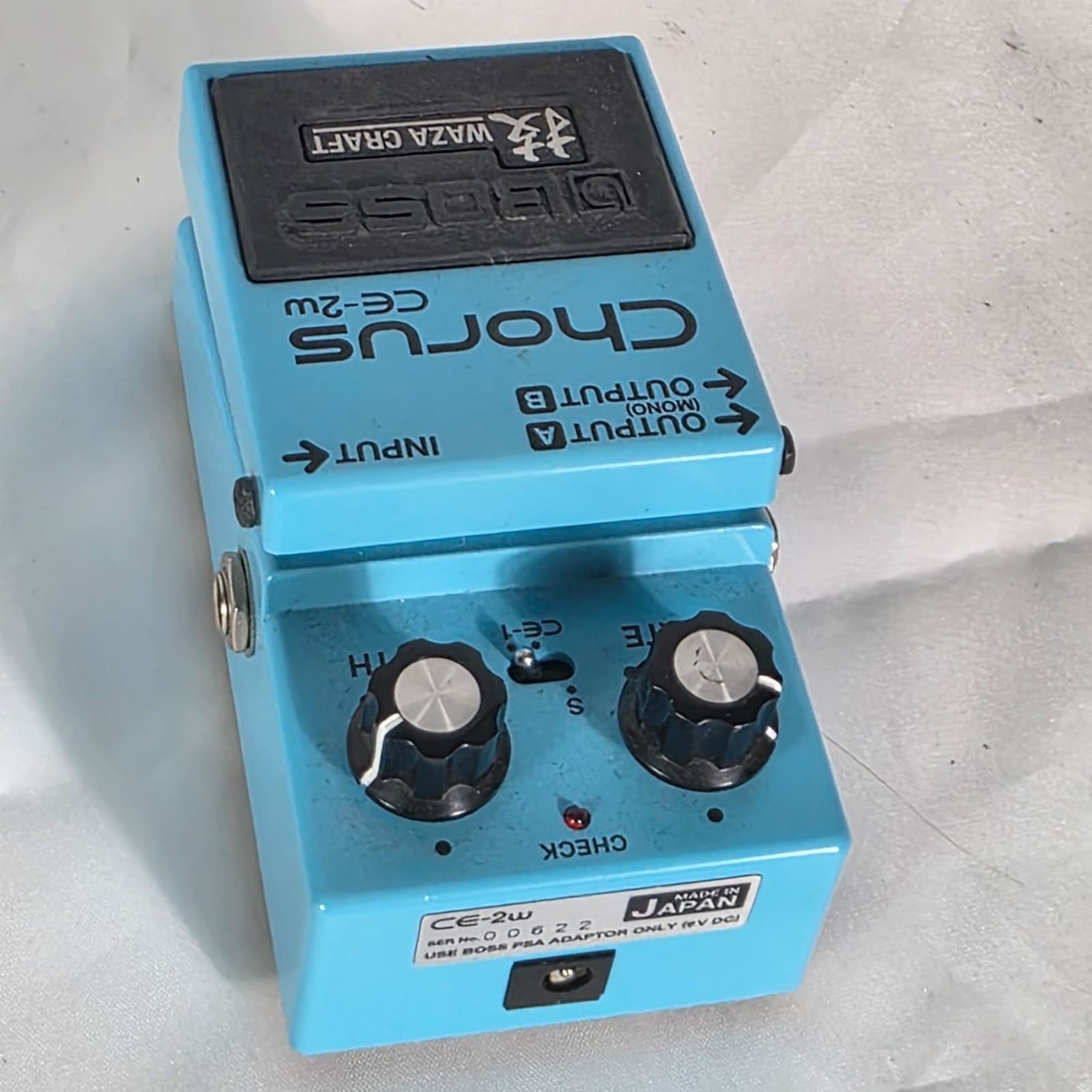 Boss CE-2W Premium Chorus Waza Craft Guitar Effects Pedal - Analog Circuitry - Thumbnail 5