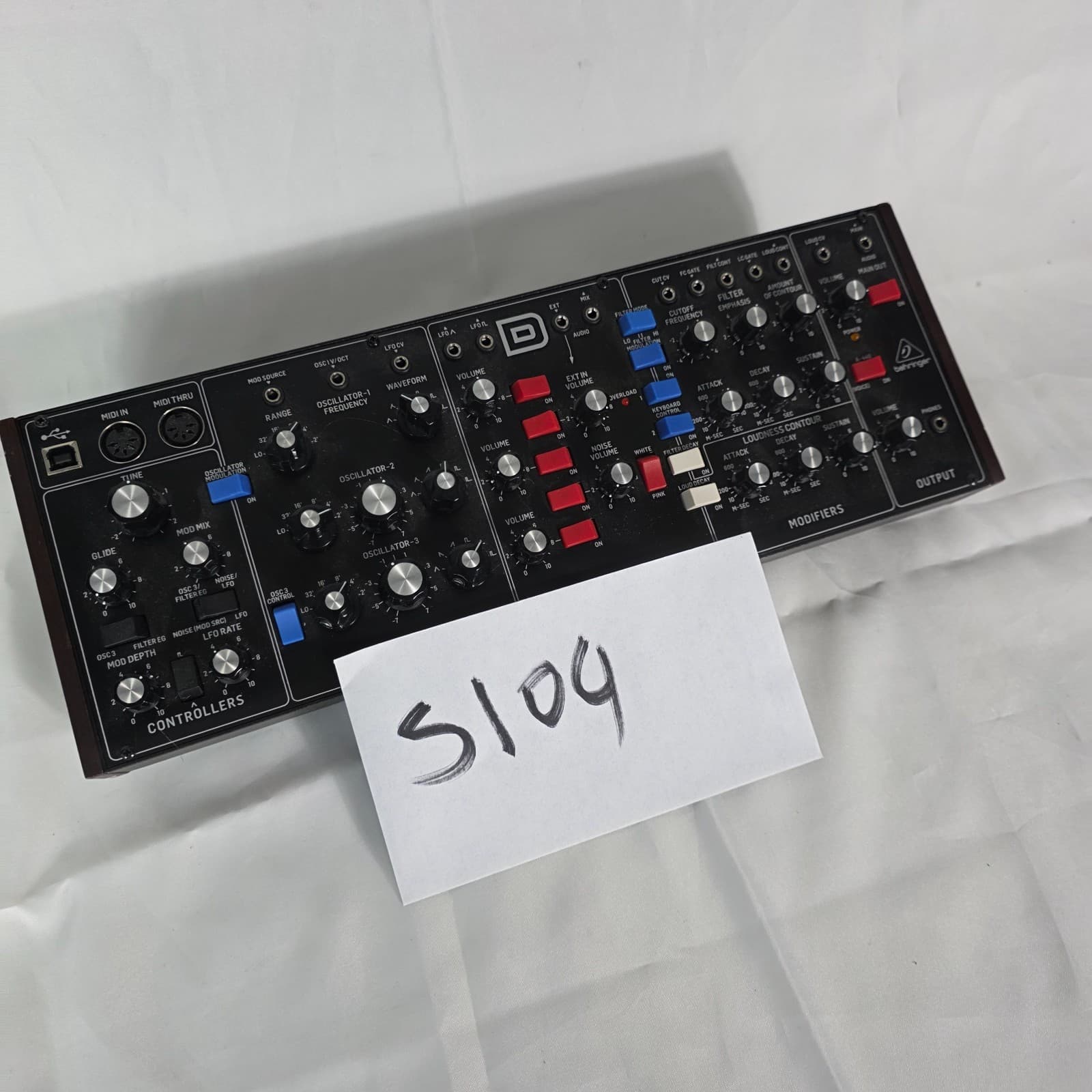 Behringer Model D Analog Desktop Synthesizer - 3-Oscillator Monophonic Synth - Thumbnail 12