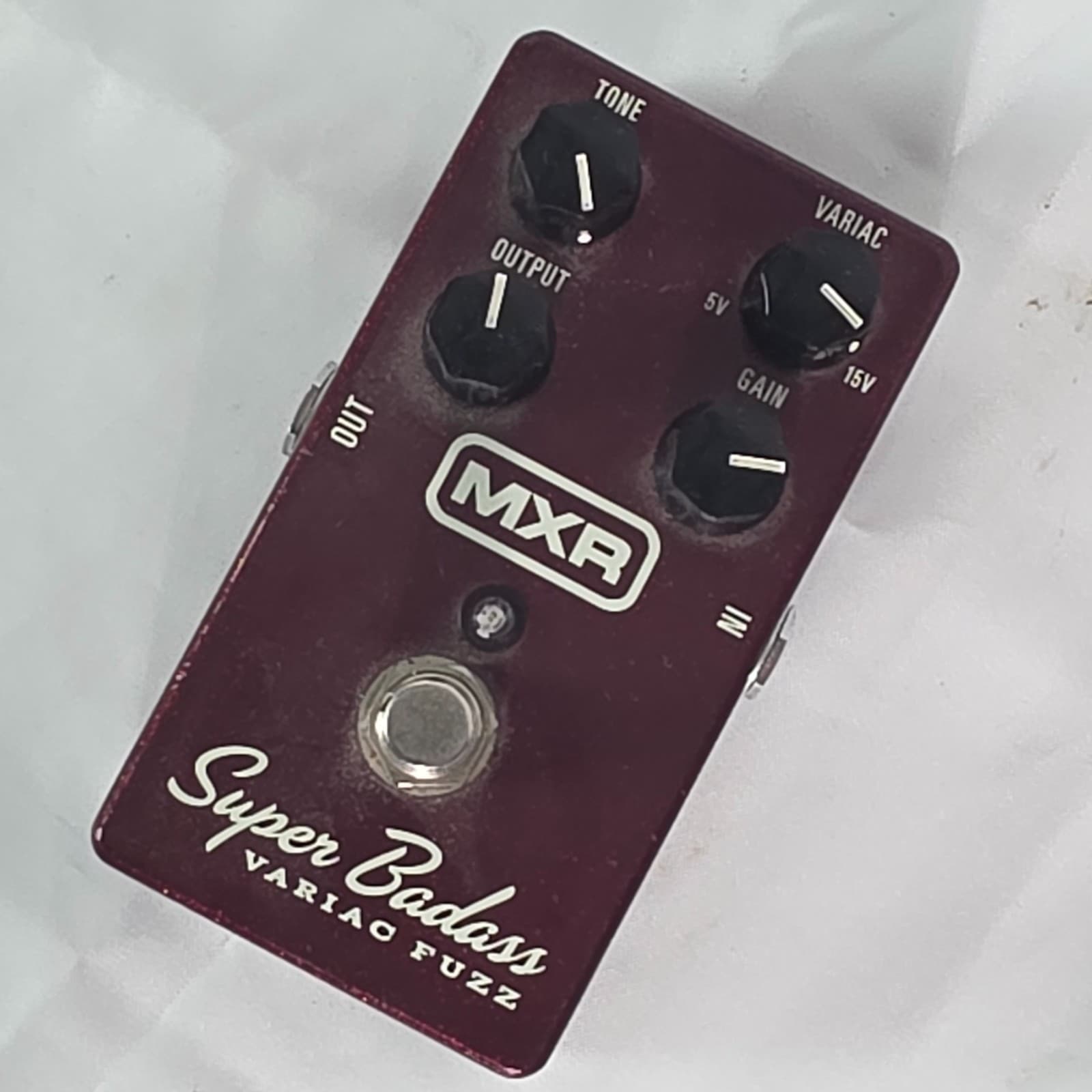 MXR M236 Super Badass Variac Fuzz Guitar Effects Pedal - 5V–15V Sparkle Purple - Thumbnail 2