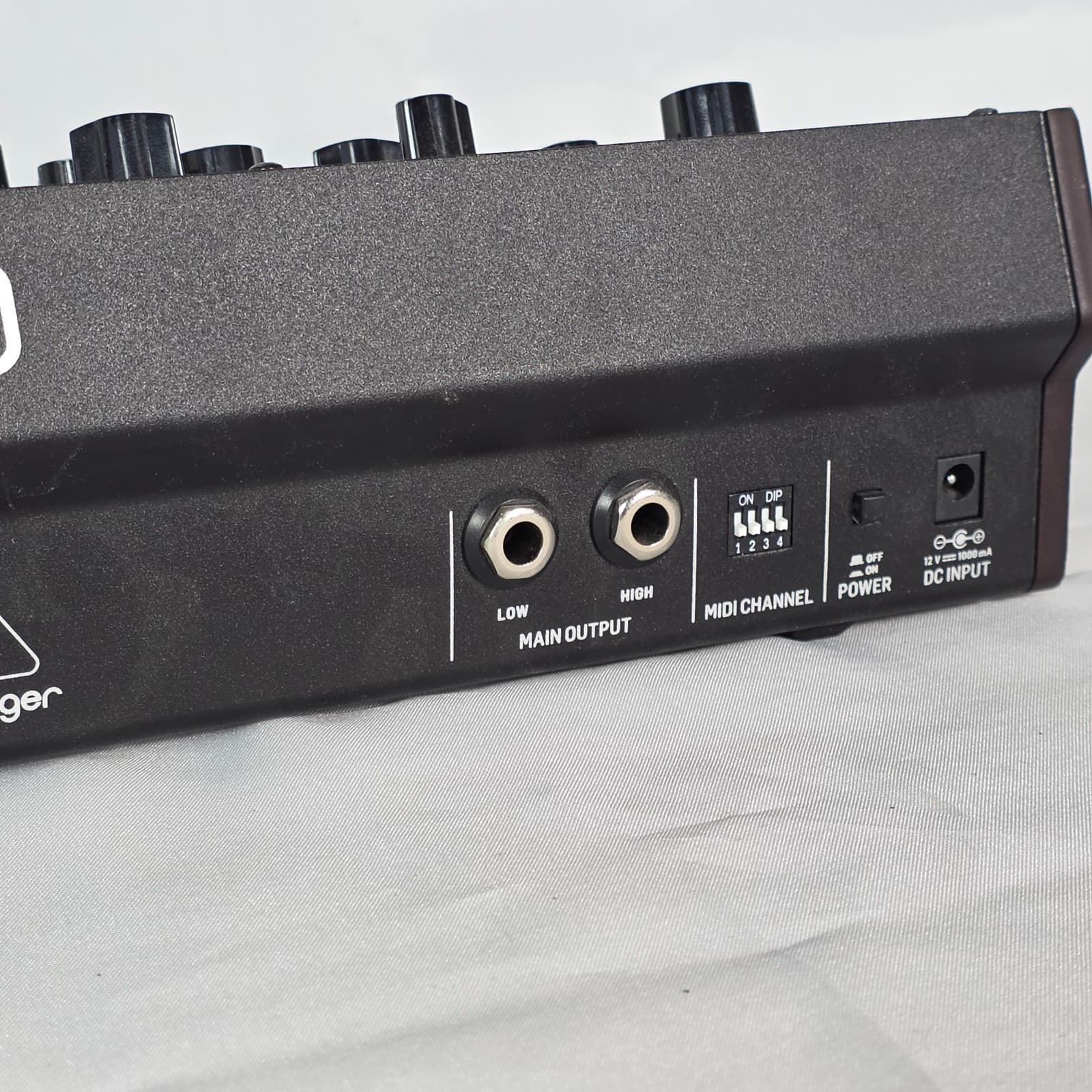 Behringer Model D Analog Desktop Synthesizer - 3-Oscillator Monophonic Synth - Thumbnail 5