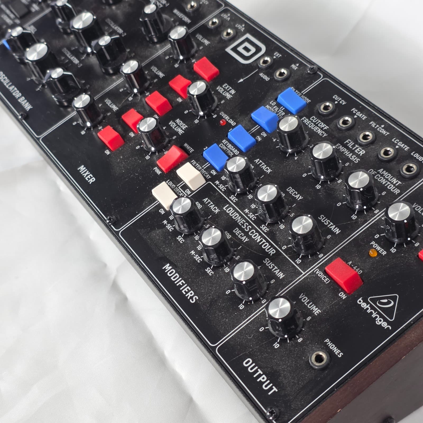 Behringer Model D Analog Desktop Synthesizer - 3-Oscillator Monophonic Synth - Thumbnail 3