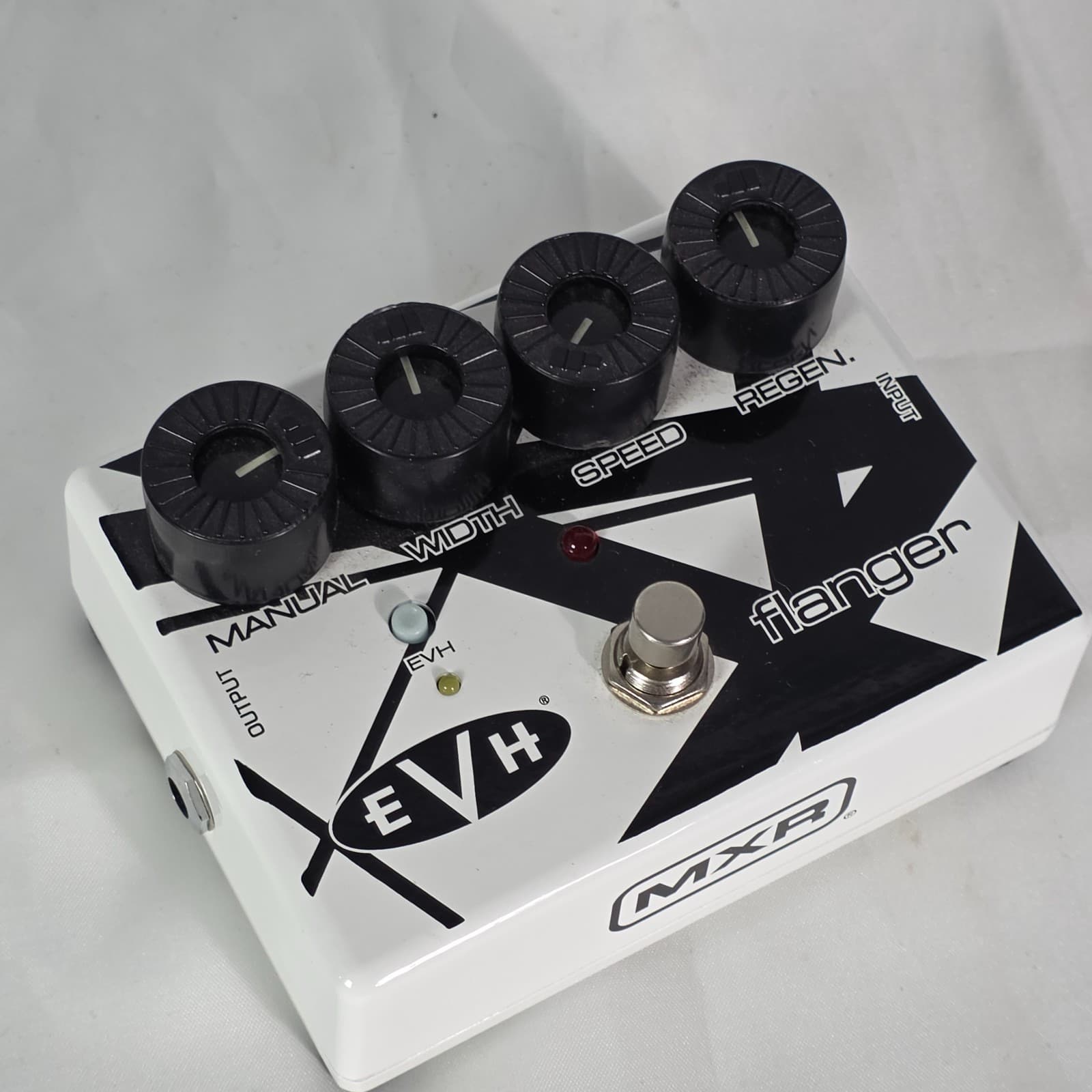 MXR EVH-117 Eddie Van Halen Signature Flanger Guitar Effects Pedal - White Black - Image 1