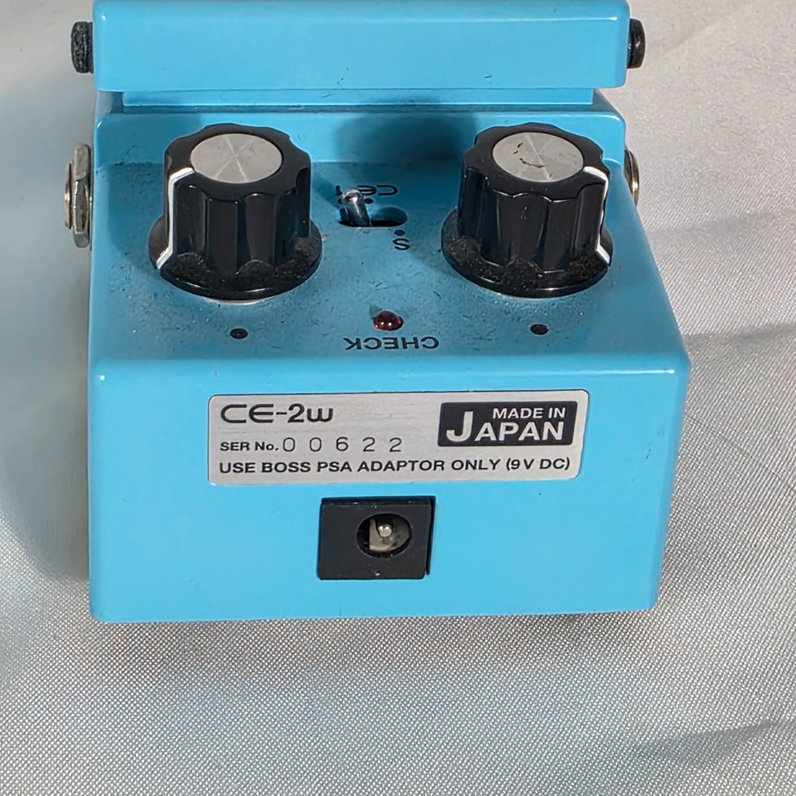 Boss CE-2W Premium Chorus Waza Craft Guitar Effects Pedal - Analog Circuitry - Thumbnail 4