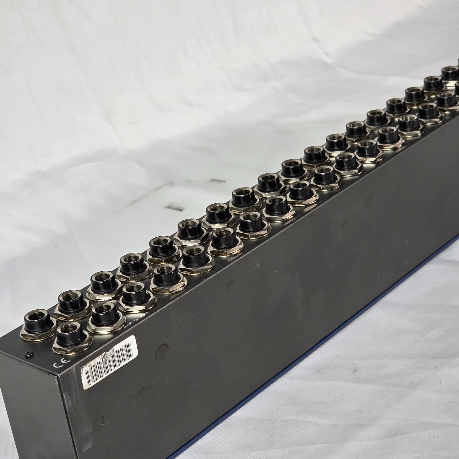 Samson S-Patch Plus 48-Point Balanced Audio Patch Bay with 1/4 Inch Phone Jacks - Thumbnail 12