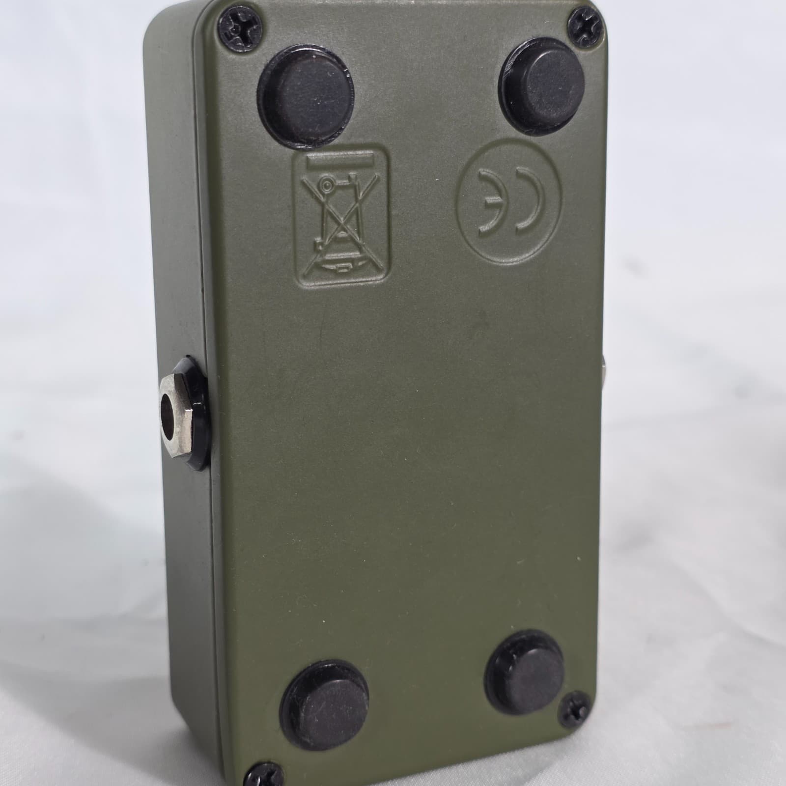 Electro-Harmonix Nano Green Russian Big Muff Pi Fuzz 9 Volts Effects Pedal EHX - Thumbnail 4