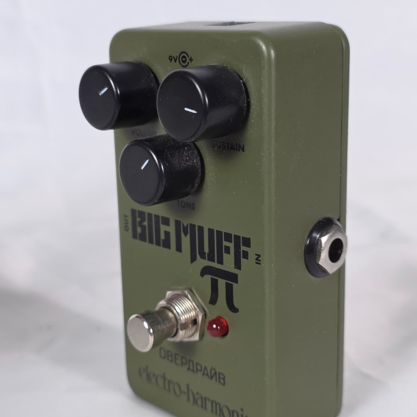 Electro-Harmonix Nano Green Russian Big Muff Pi Fuzz 9 Volts Effects Pedal EHX - Thumbnail 3