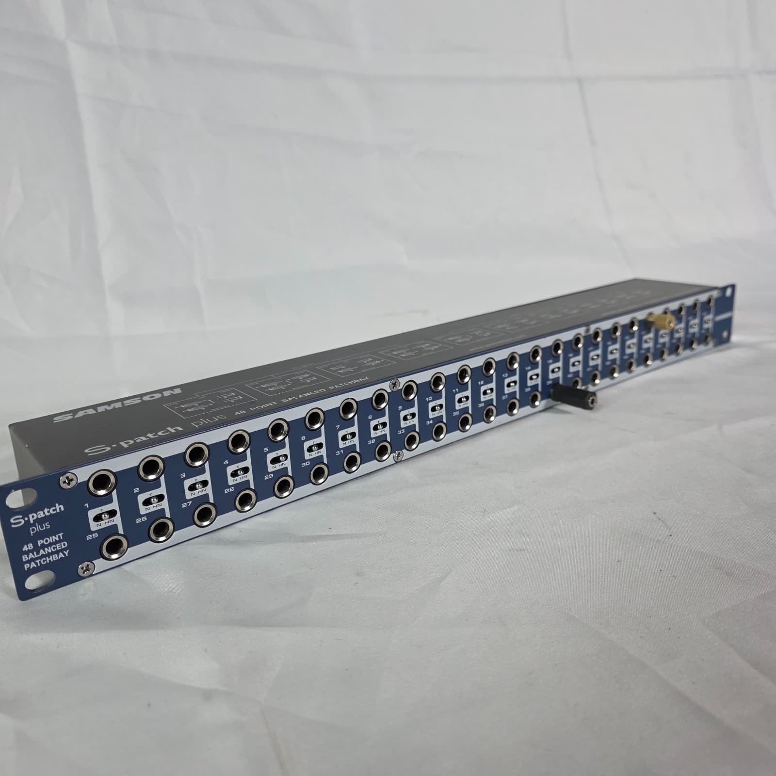 Samson S-Patch Plus 48-Point Balanced Audio Patchbay with 1/4 Inch Phone Jacks - Image 1