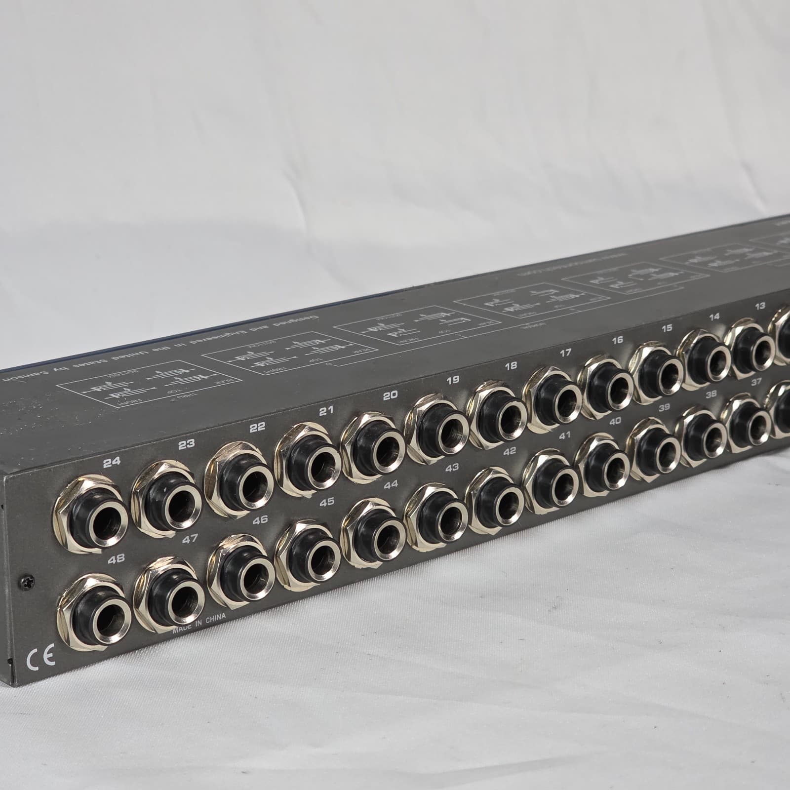 Samson S-Patch Plus 48-Point Balanced Audio Patch Bay with 1/4 Inch Phone Jacks - Thumbnail 8