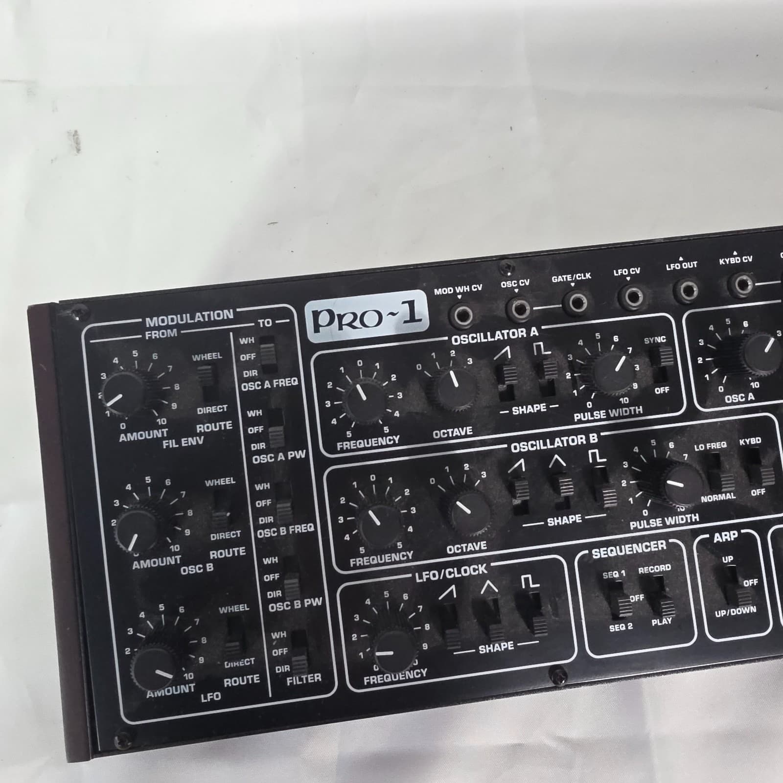 Behringer Pro-1 Analog Classic Pro-One Clone Monophonic Tabletop Synthesizer - Thumbnail 2