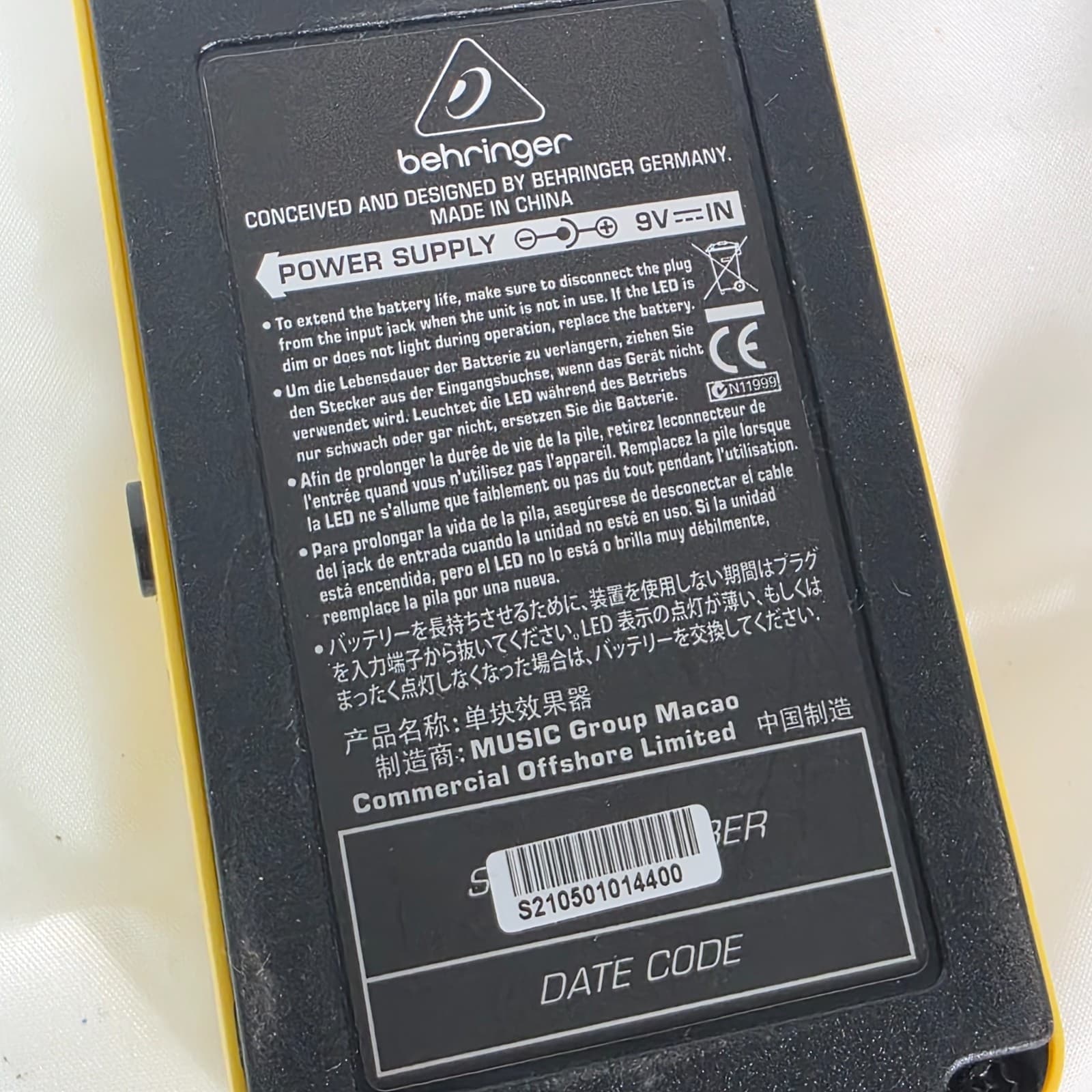 Behringer BEQ700 Bass Graphic Equalizer Pedal 7-Band EQ for Bass Guitar - Yellow - Thumbnail 7