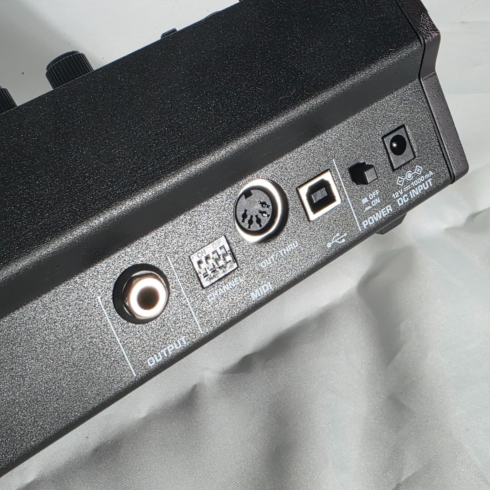 Behringer Pro-1 Analog Classic Pro-One Clone Monophonic Tabletop Synthesizer - Thumbnail 6